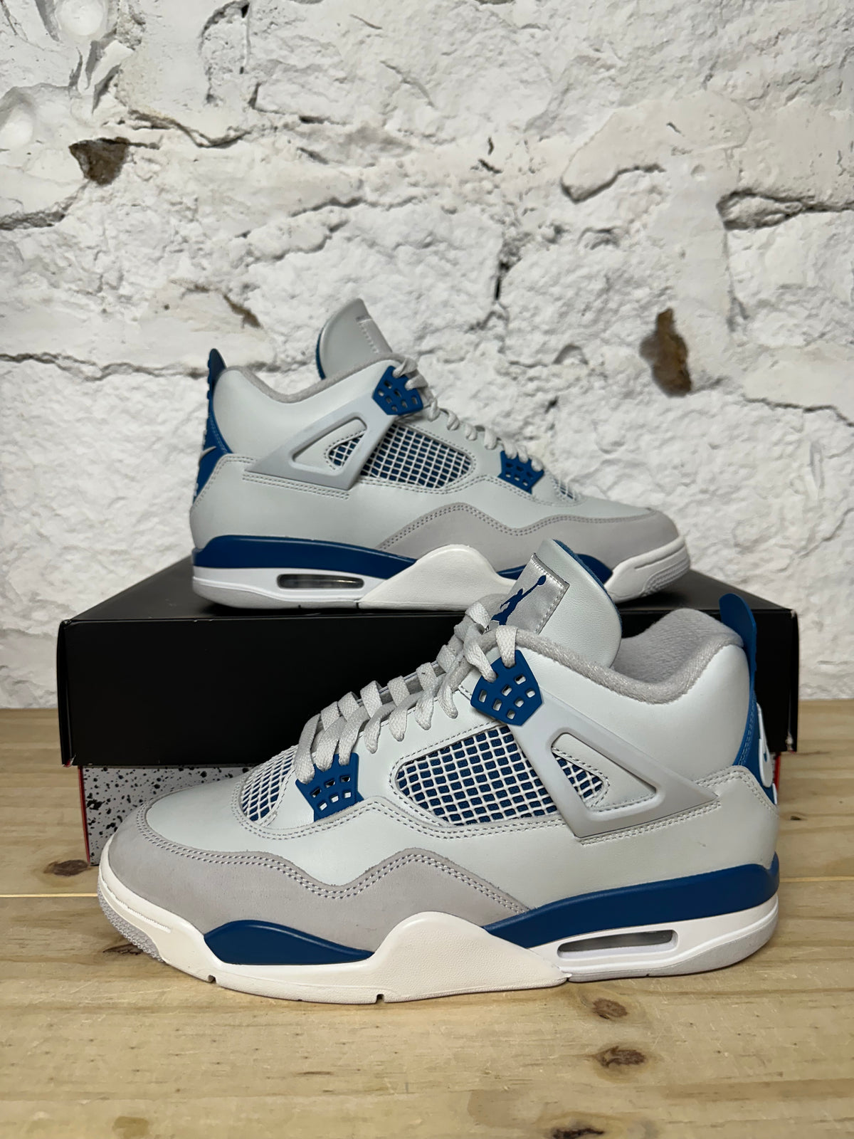 Air Jordan 4 Military Blue Sz 11.5 – The Gallery Online display picture 1