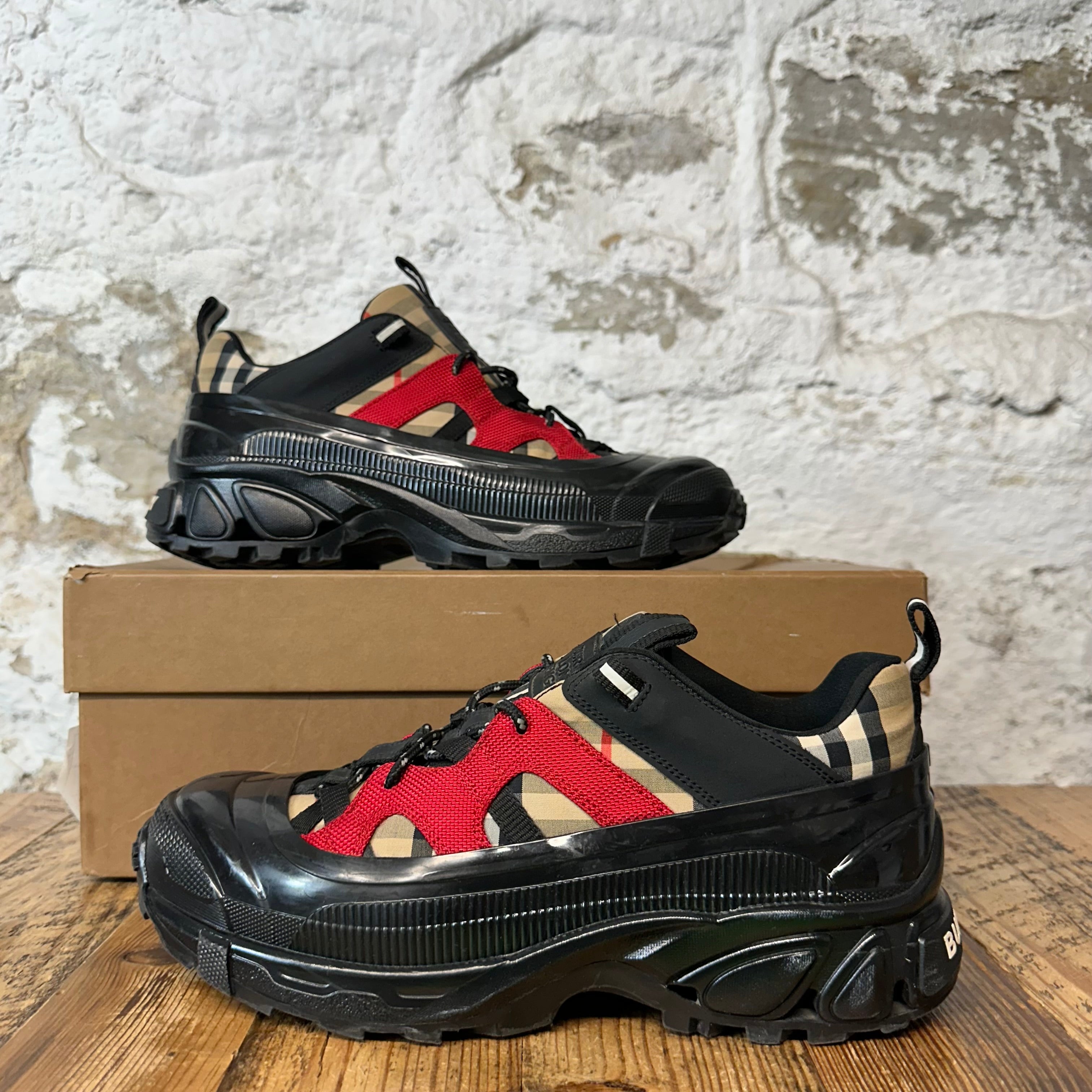 Burberry Arthur Tan Plaid Red Black Sneaker Sz 7 (40)
