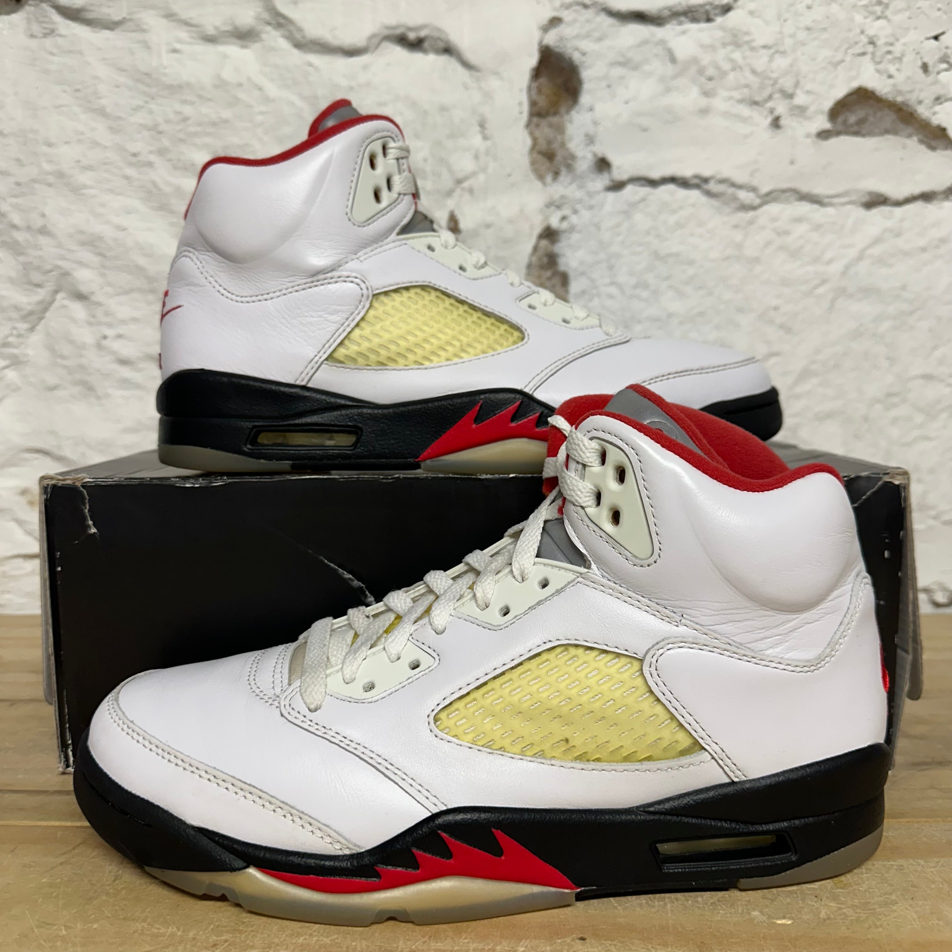 Air Jordan 5 Fire Red Silver Tongue Sz 8.5