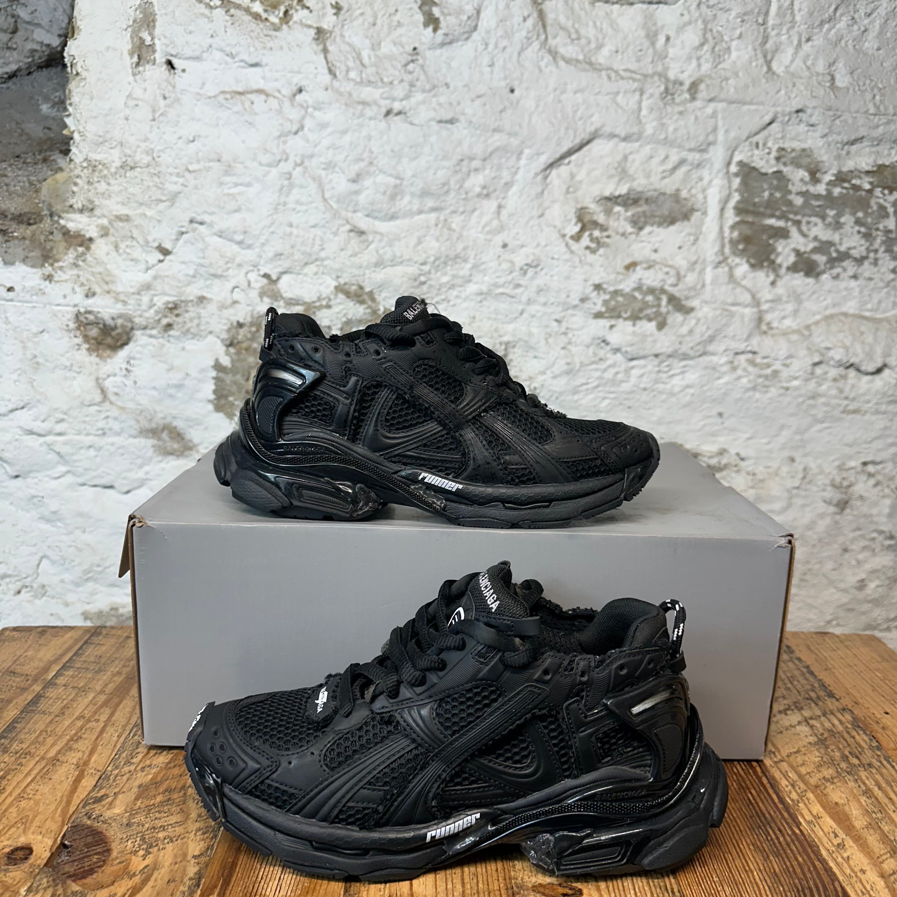 Balenciaga Runner Triple Black Sneaker Sz 6.5 (39)