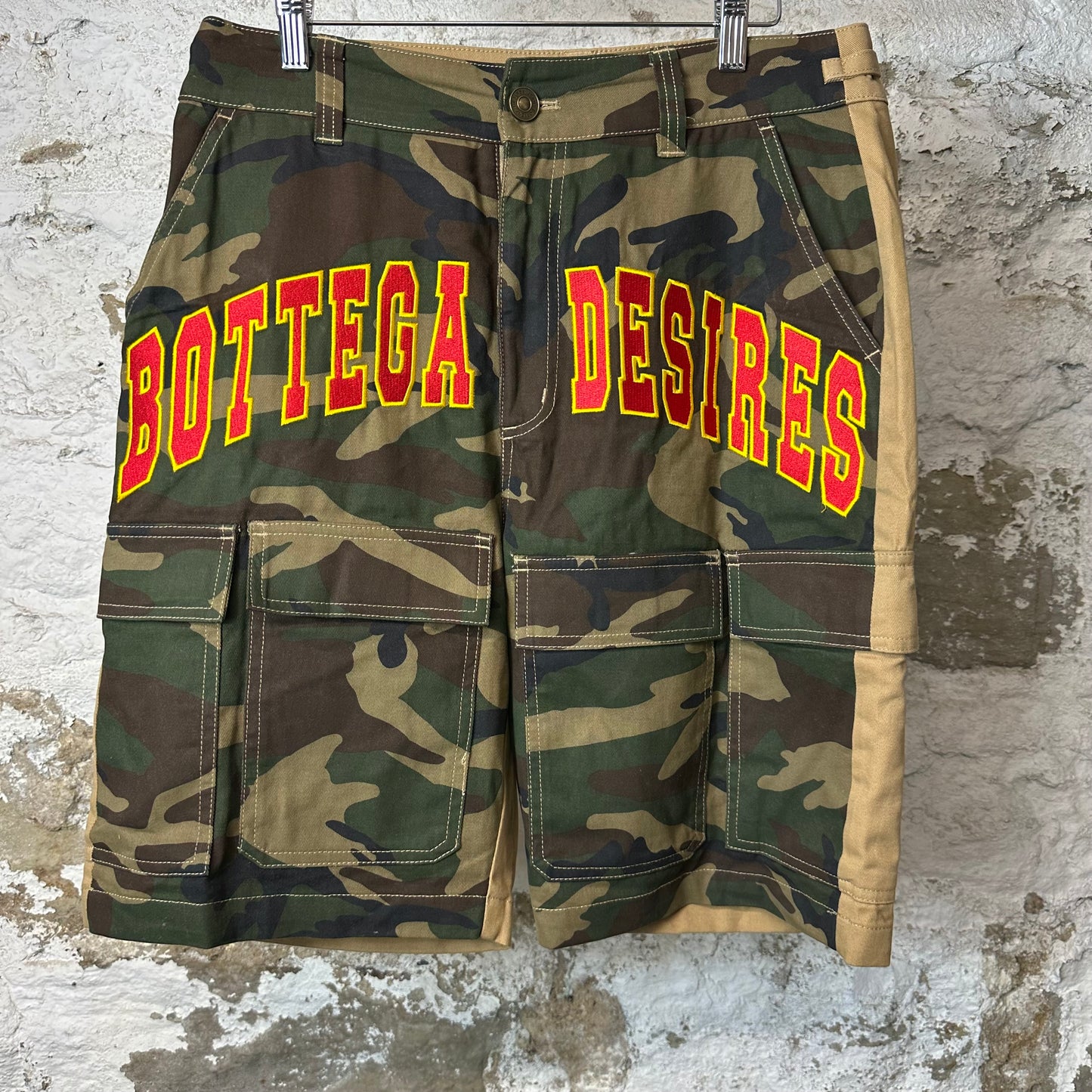 Bottega Desires Camo Cargo Shorts Sz 32