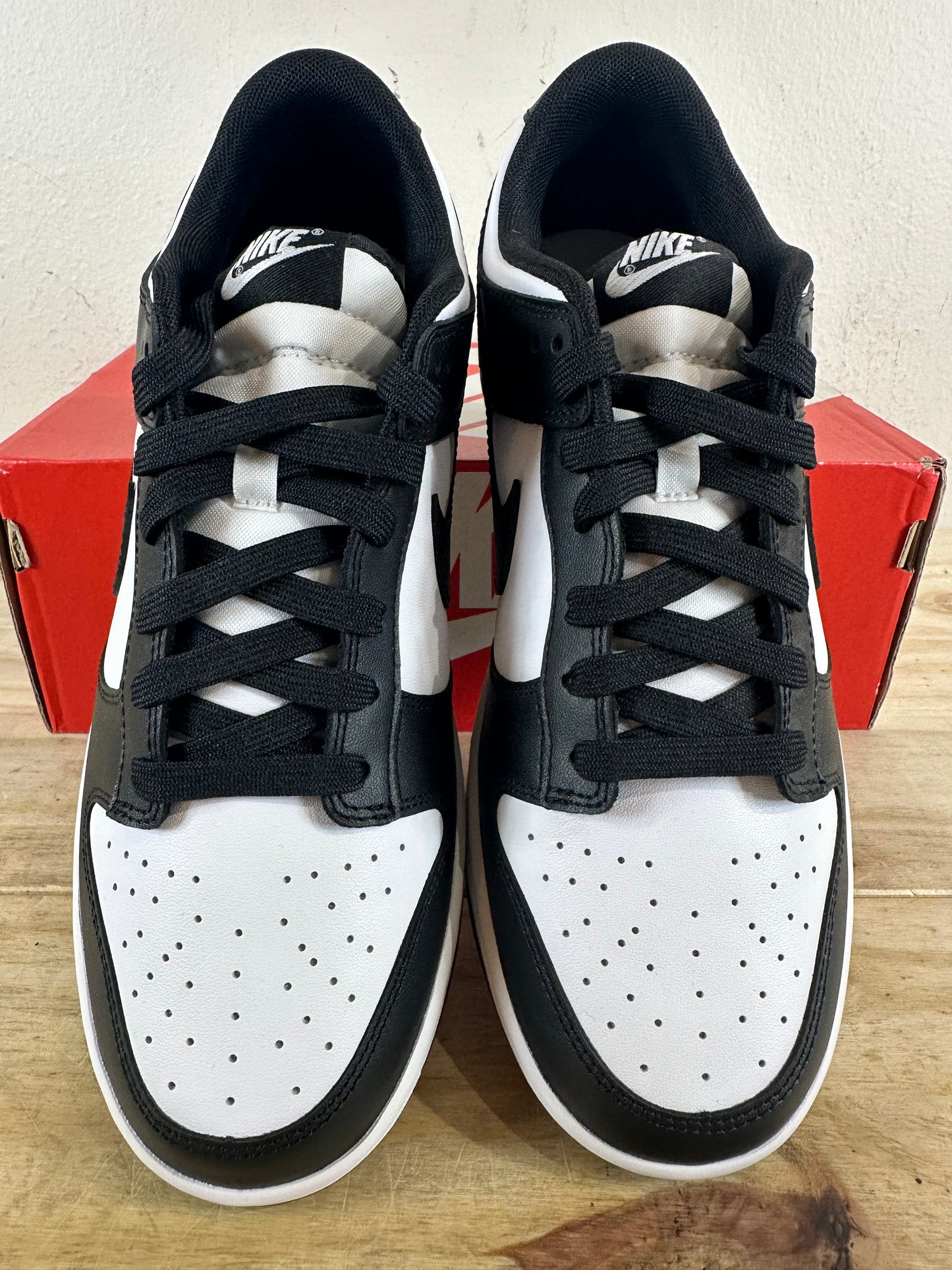 Nike Dunk Low Panda Sz 9 DS