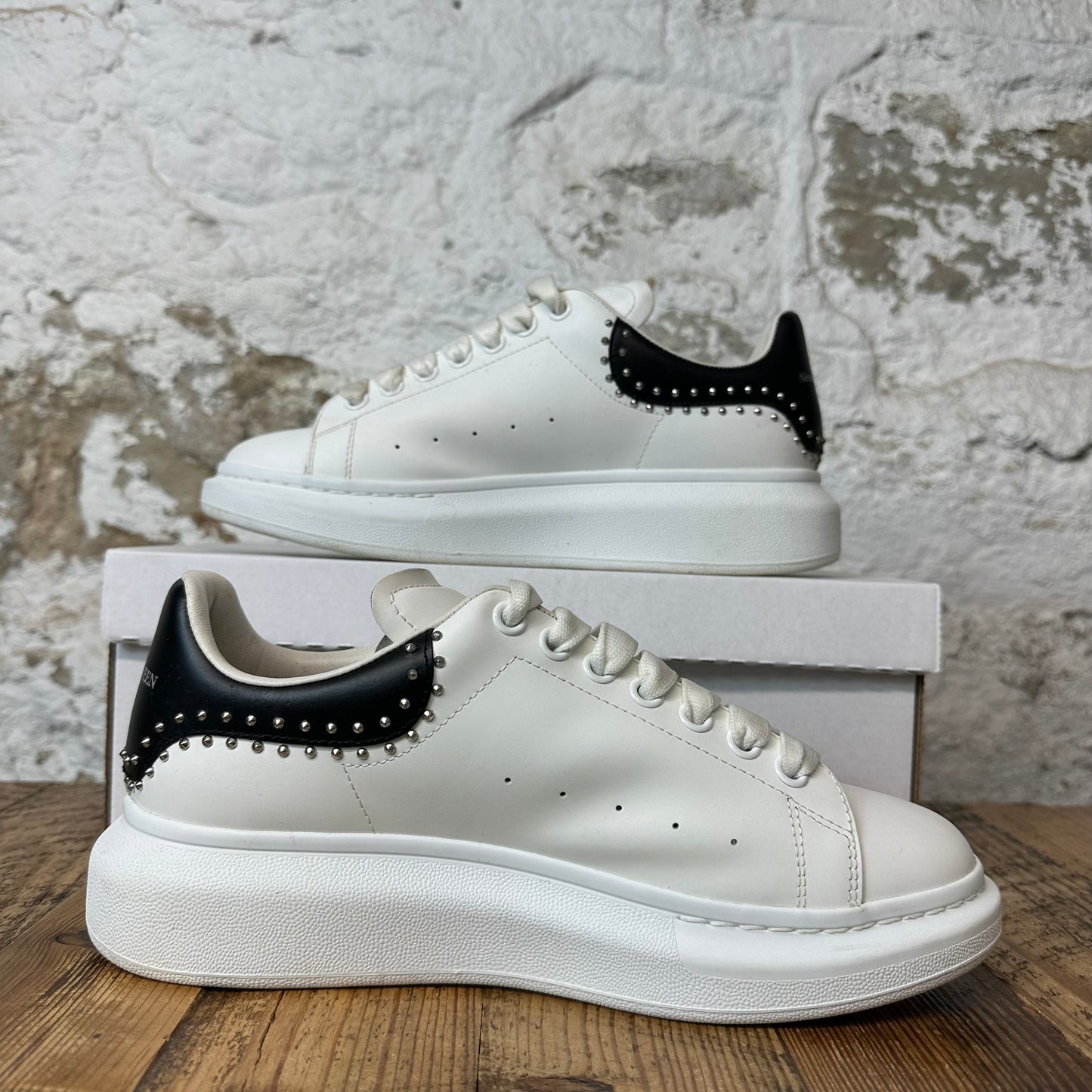 Alexander Mcqueeb Black Tab Stud White Sneaker Sz 8 (41)