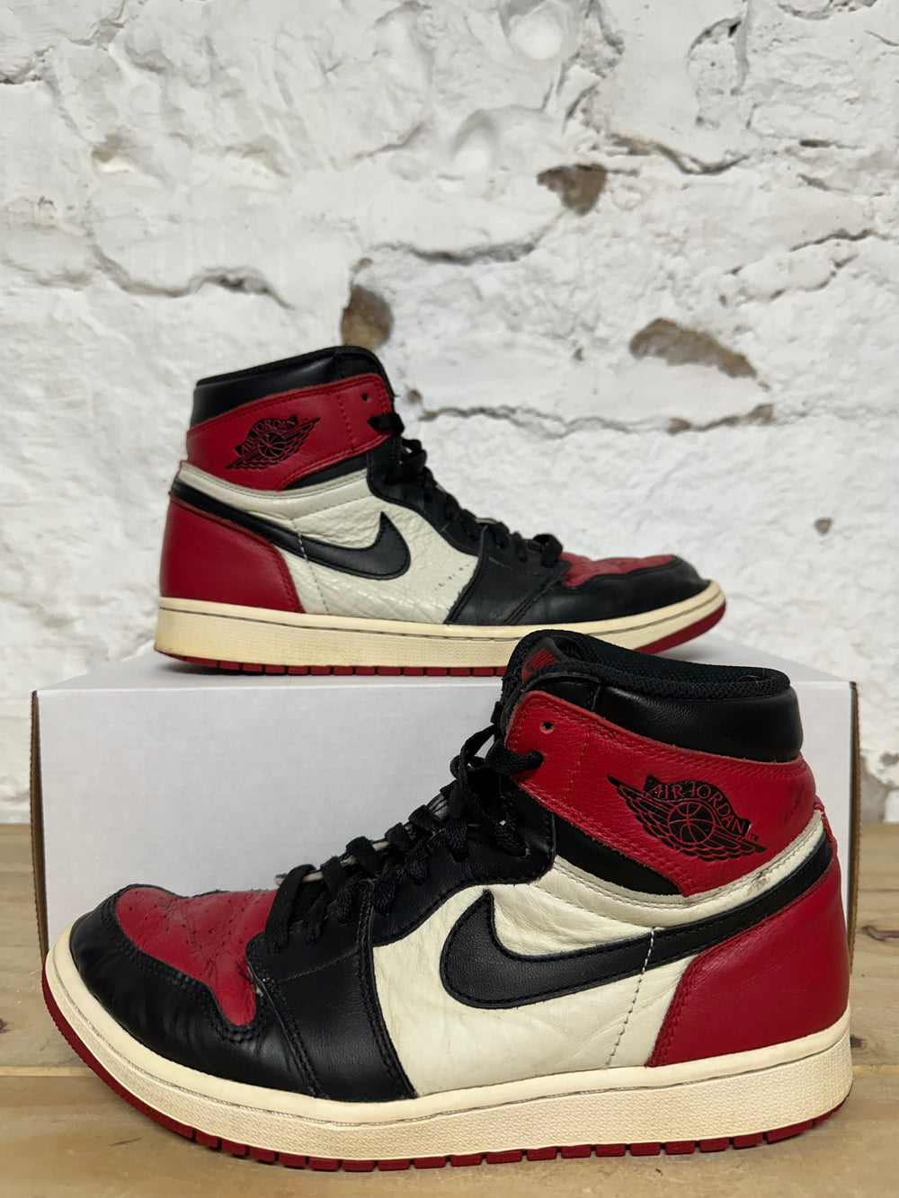 Air Jordan 1 High Bred Toe Sz 9
