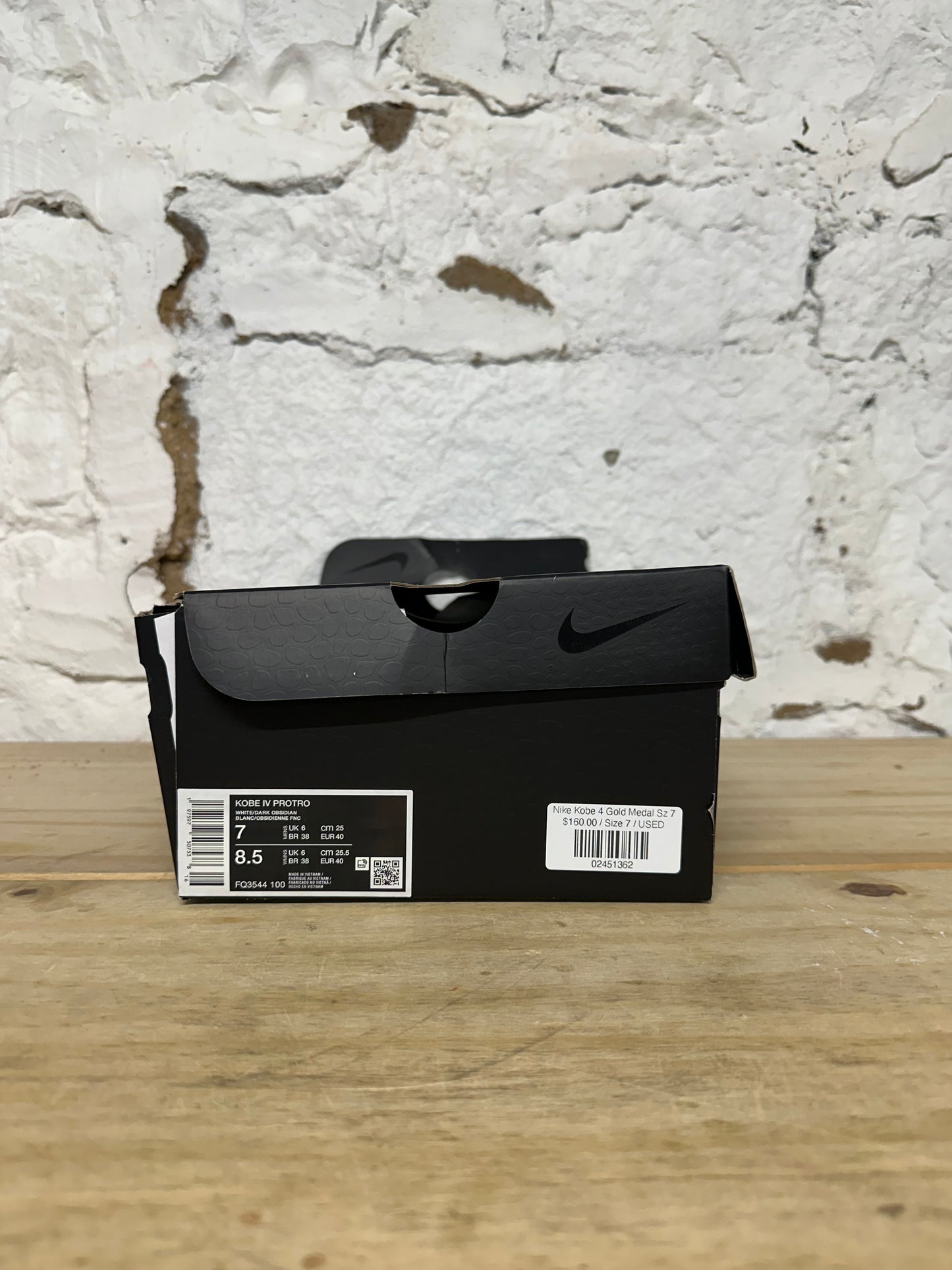 Nike Kobe 4 Gold Medal Sz 7