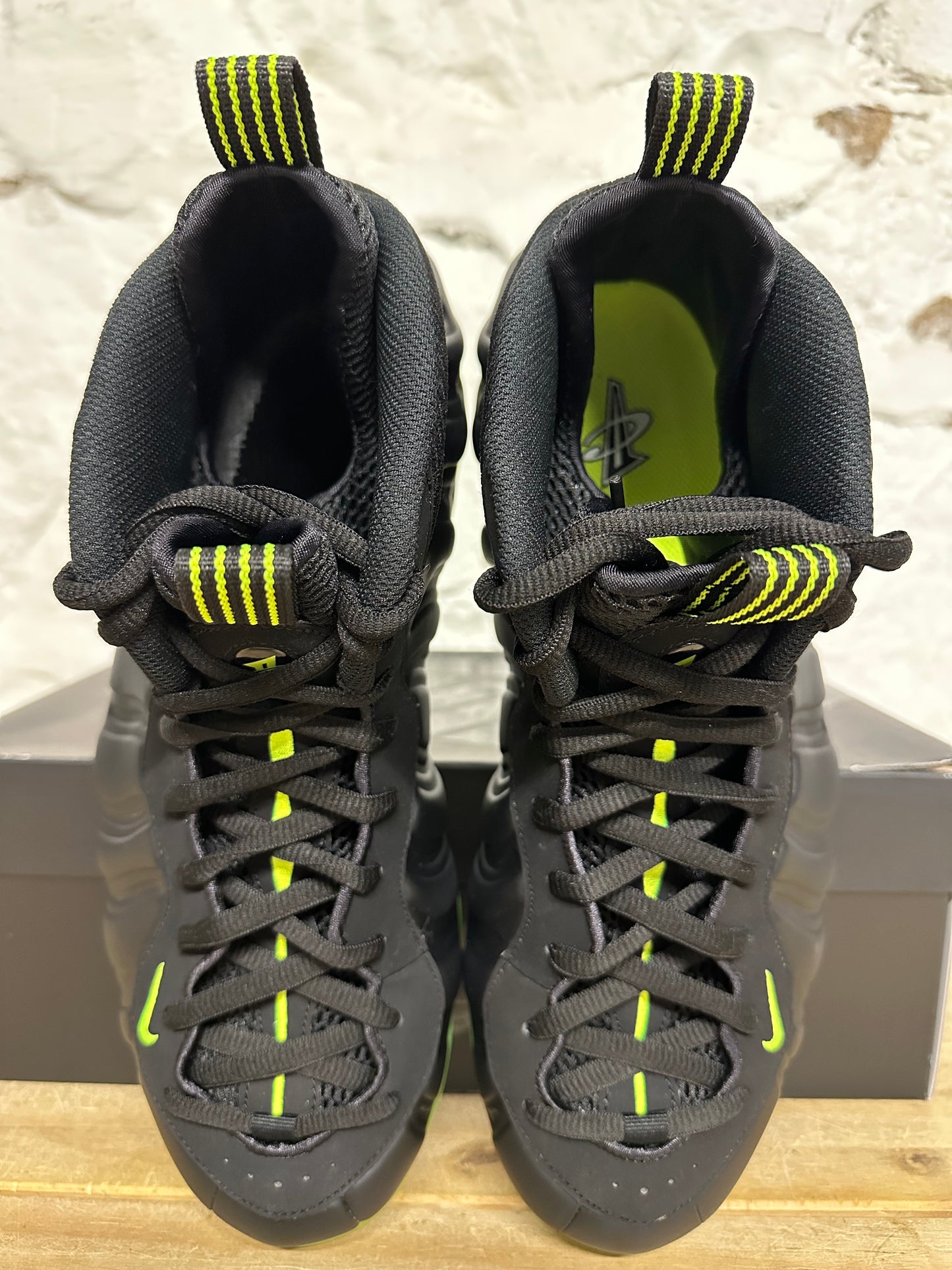 Nike Air Foamposite One Black Volt Sz 12