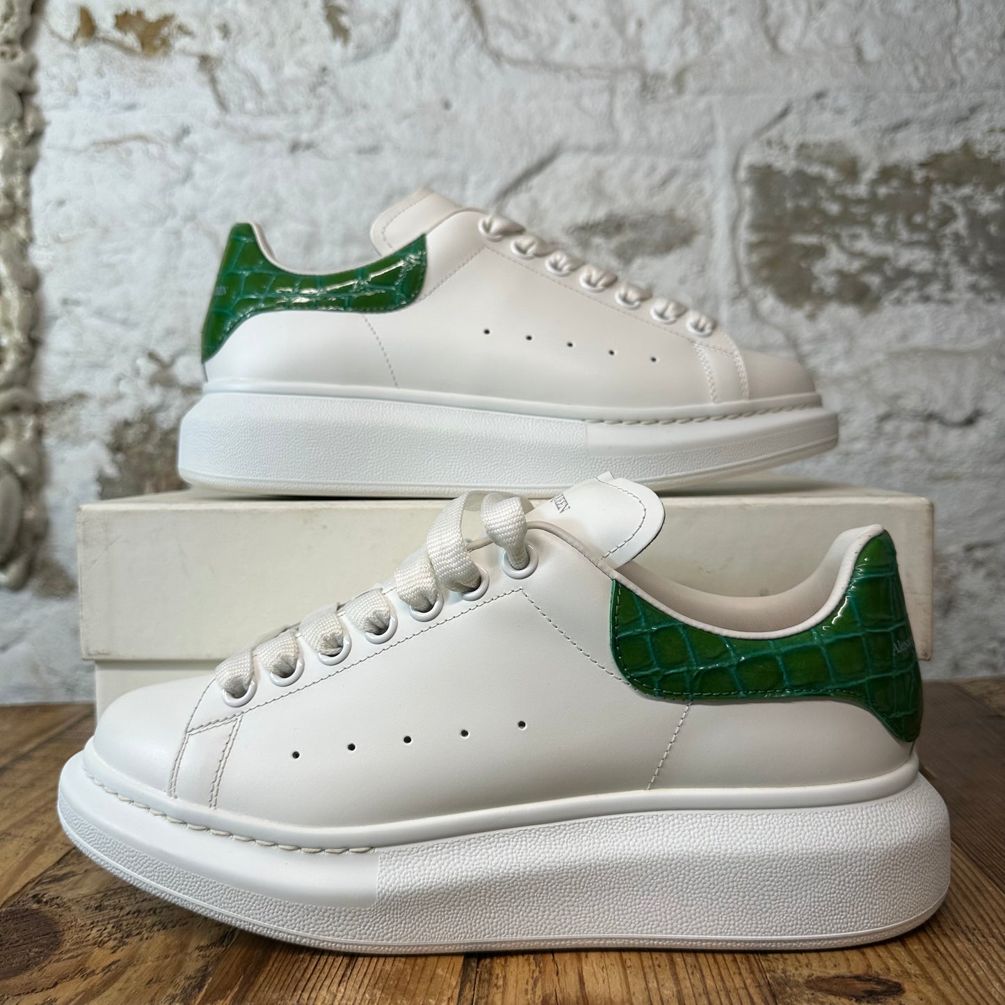 Alexander McQueen Green Croc Tab White Sneaker Sz 7.5 (40.5)