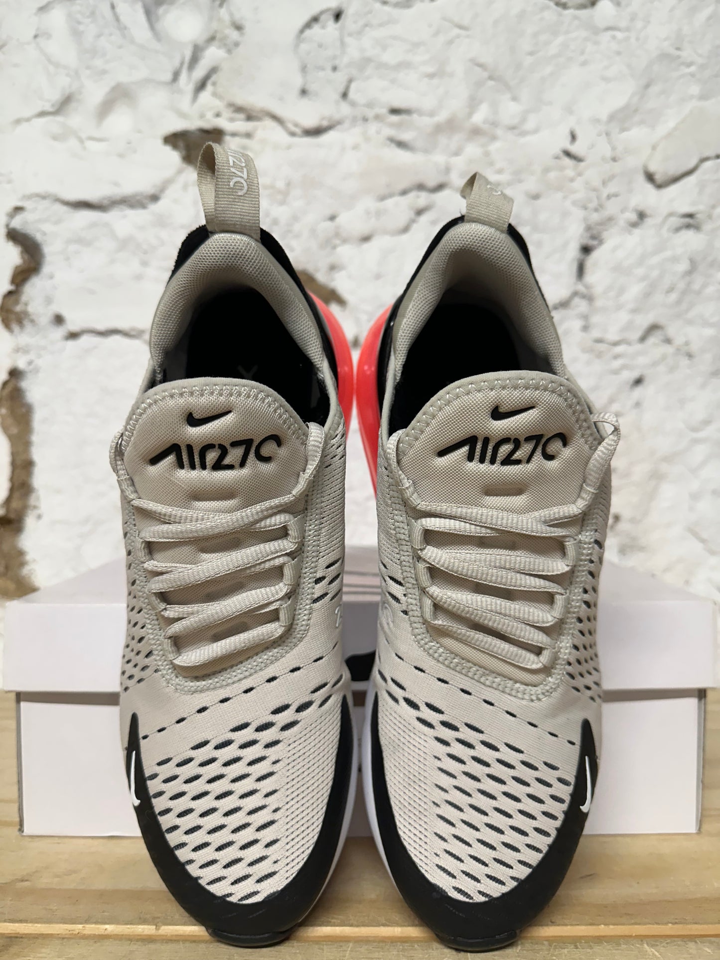 Nike Air Max 270 Hot Punch Sz 8