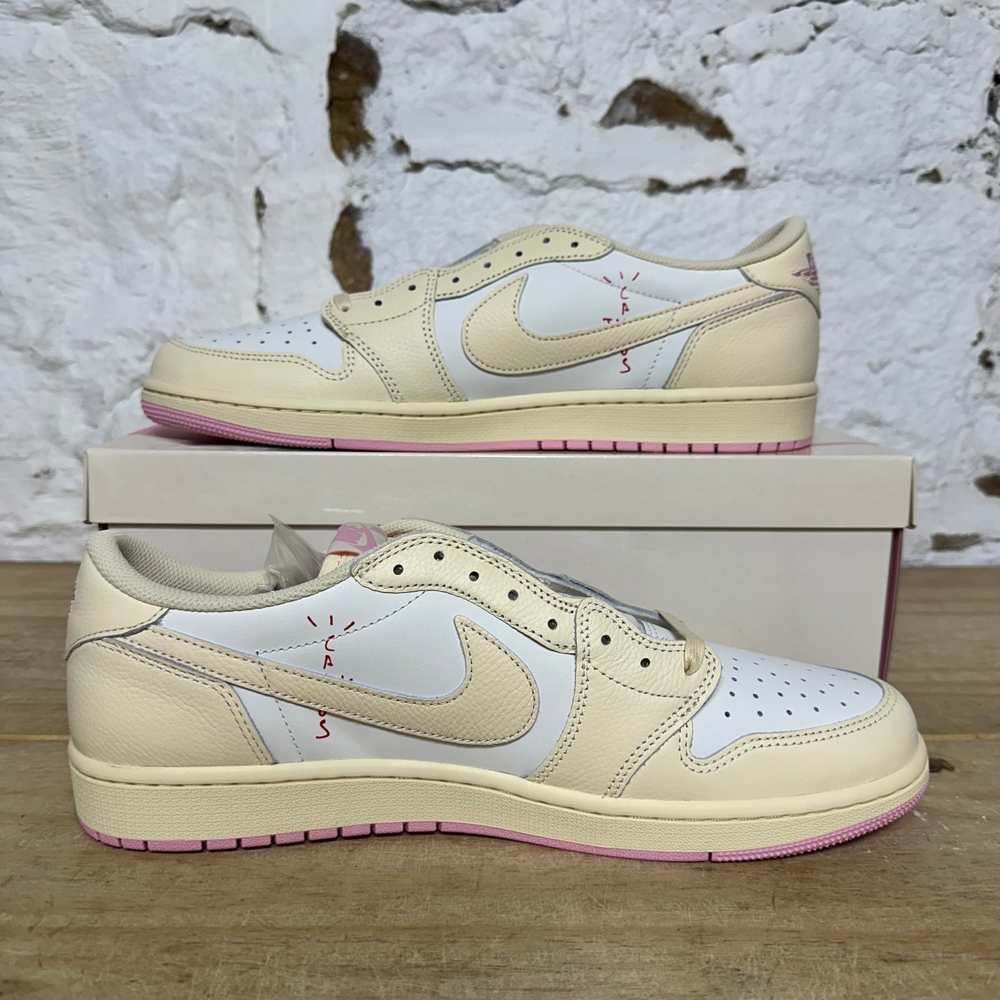 Air Jordan 1 Low Travis Scott Shy Pink Sz 13 DS