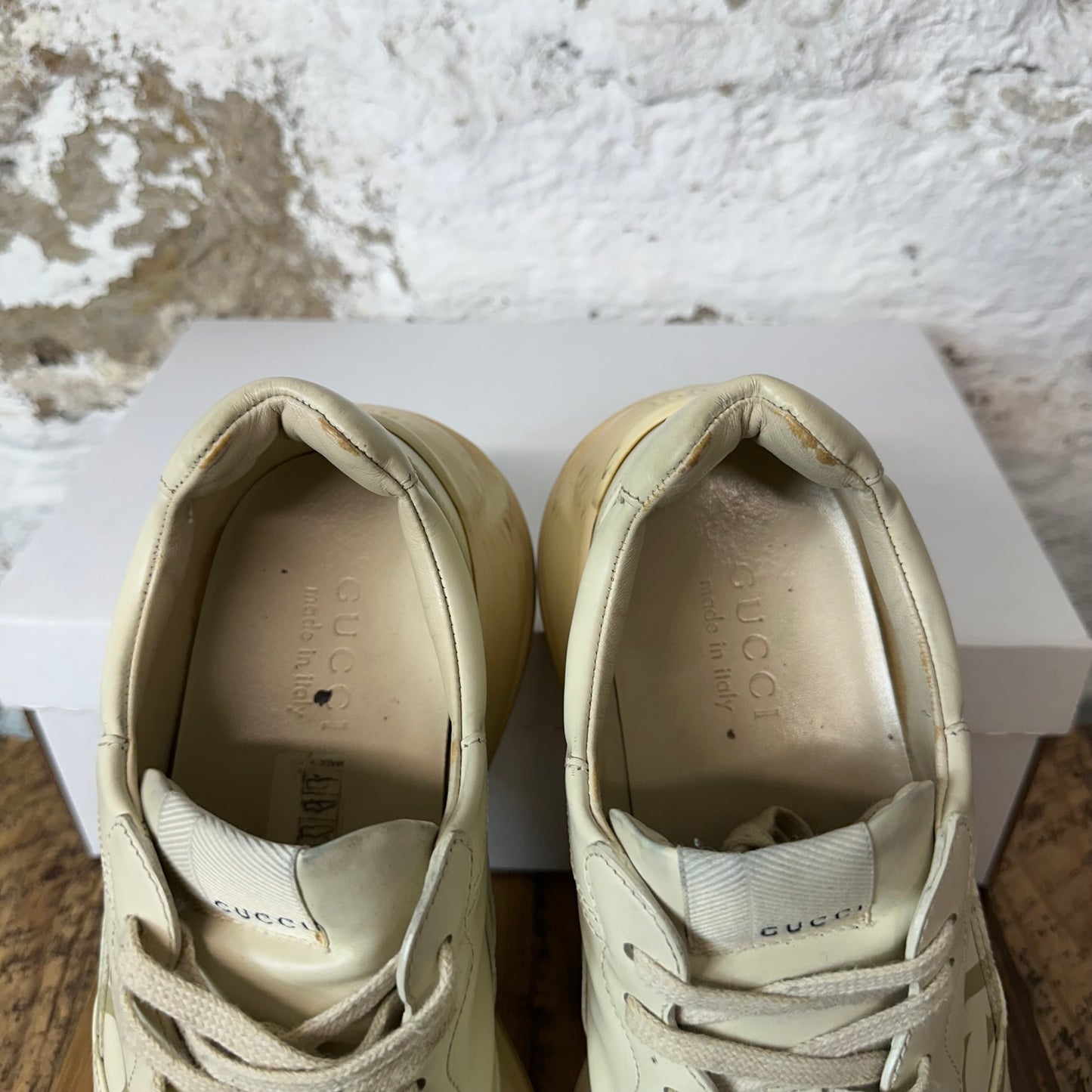 Gucci Rython Vintage Logo Cream Sneaker Sz 8.5