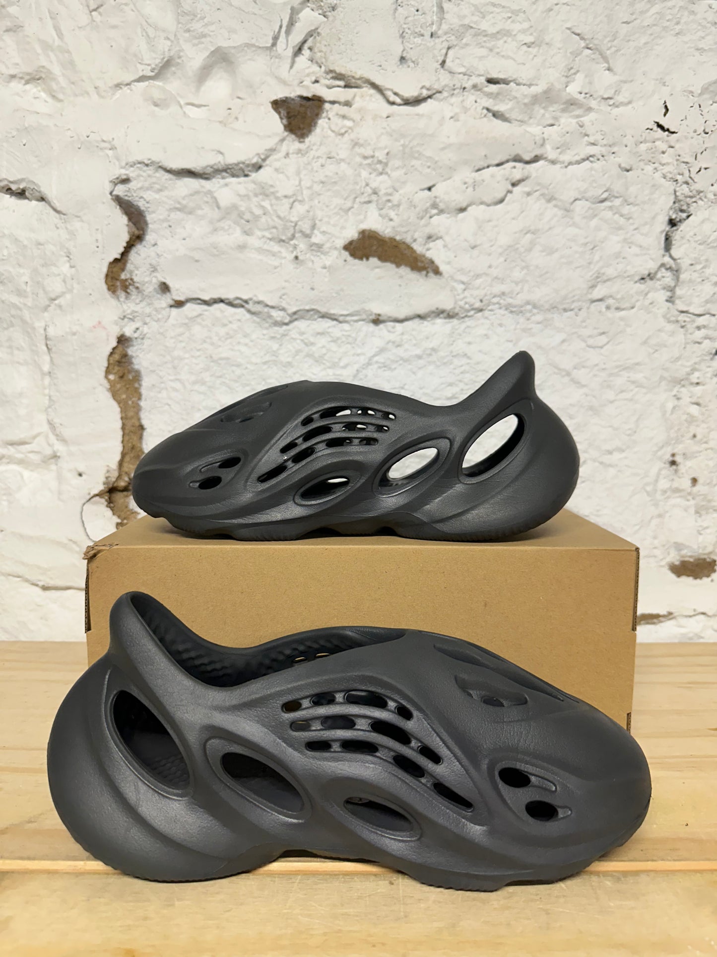 Yeezy Foam Runner Onyx Sz 8