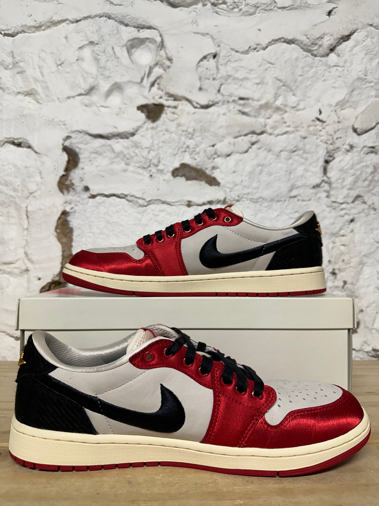 Air Jordan 1 Low Trophy Room Sz 10.5