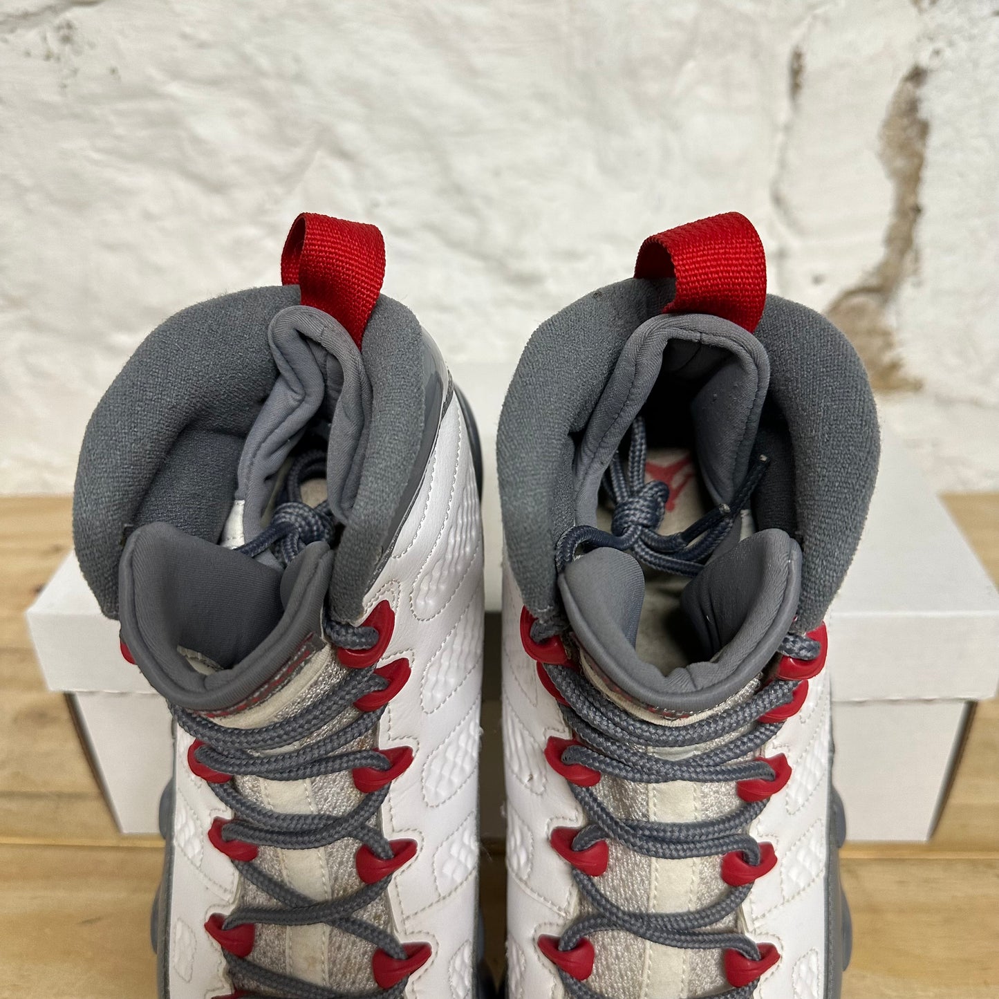 Air Jordan 9 Fire Red Sz 8.5
