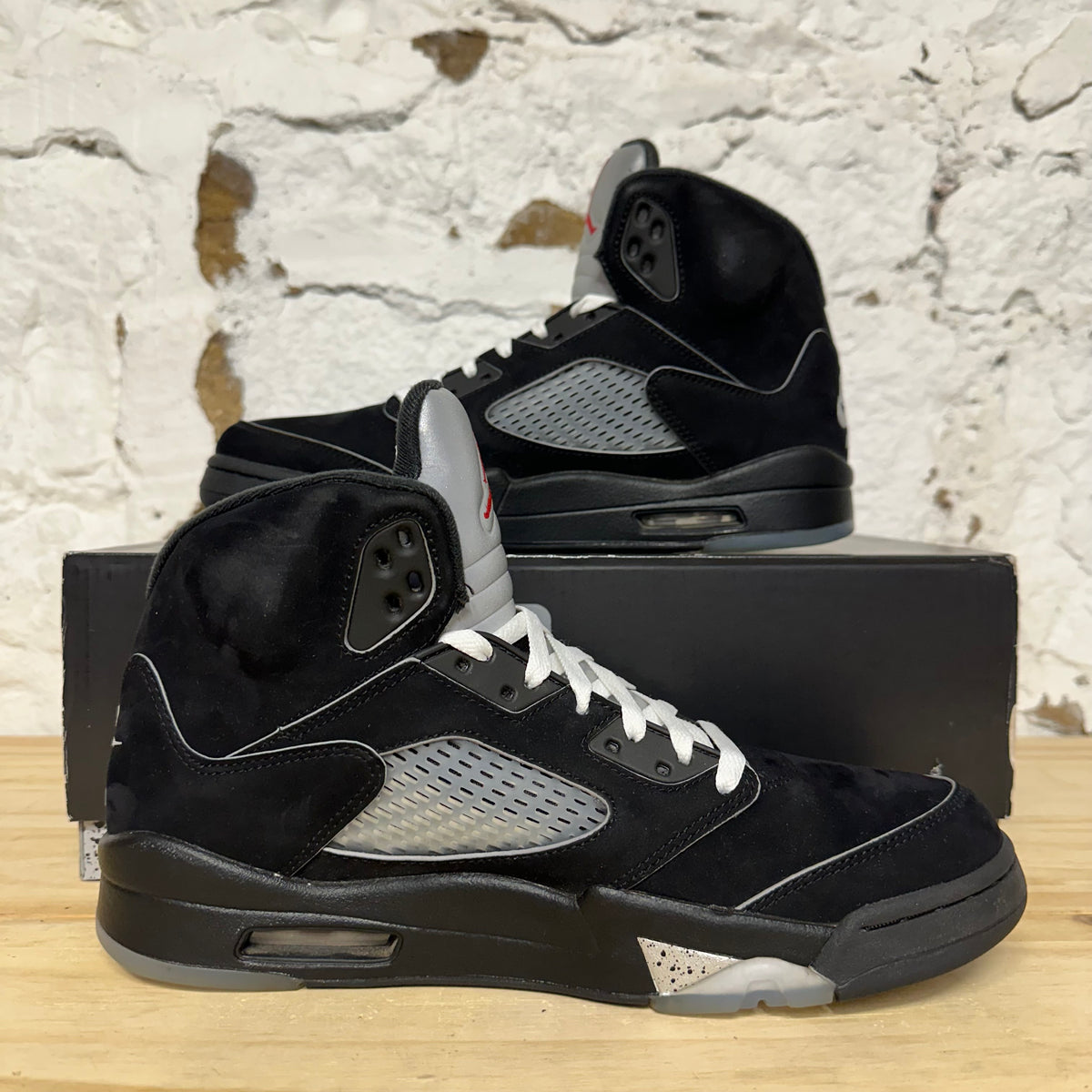Air Jordan 5 Black Metallic Reimagined Sz 10.5
