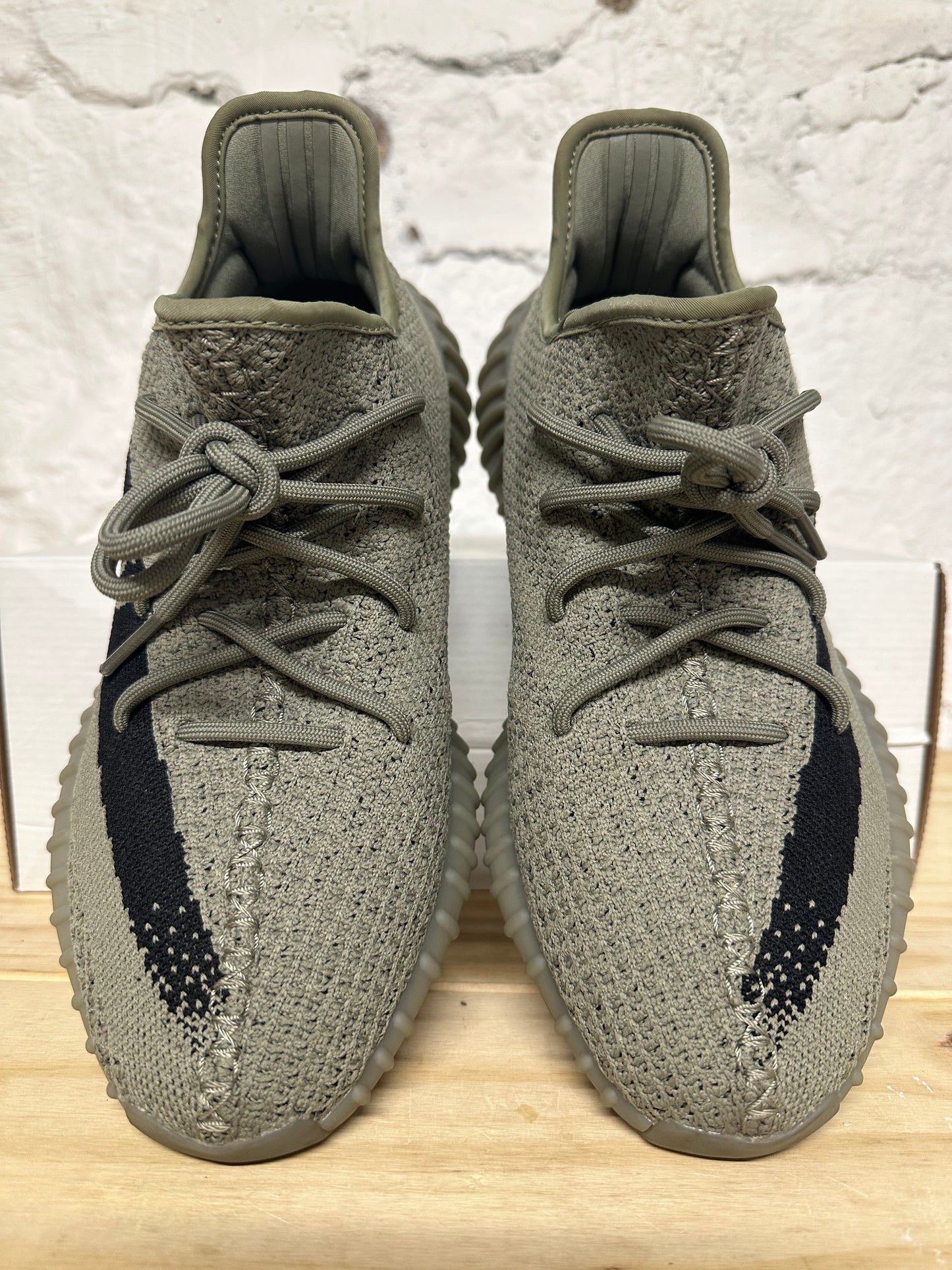 Yeezy 350 V2 Granite Sz 9.5