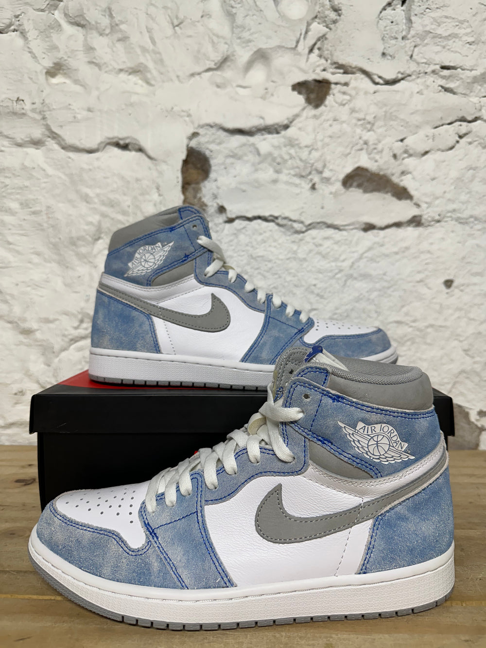 Air Jordan 1 High Hyper Royal Sz 9