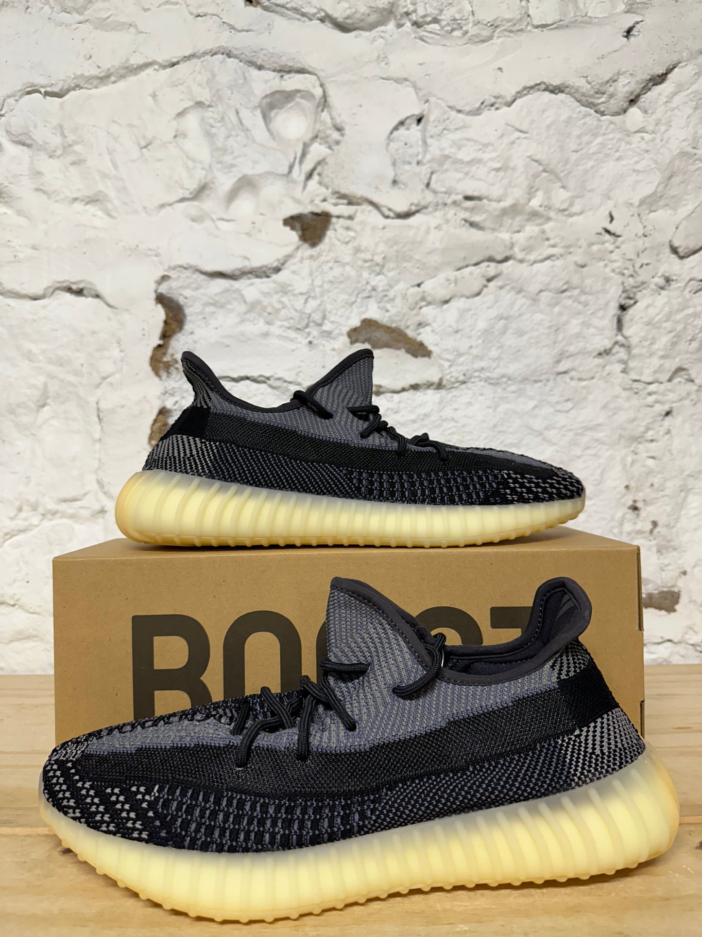 Yeezy 350 V2 Carbon Sz 12 DS