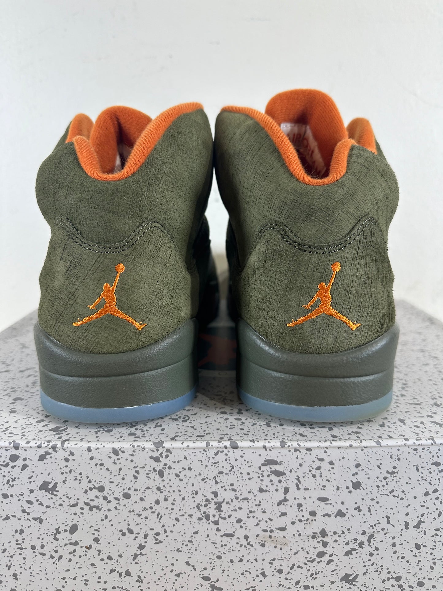 Air Jordan 5 Olive Sz 9.5