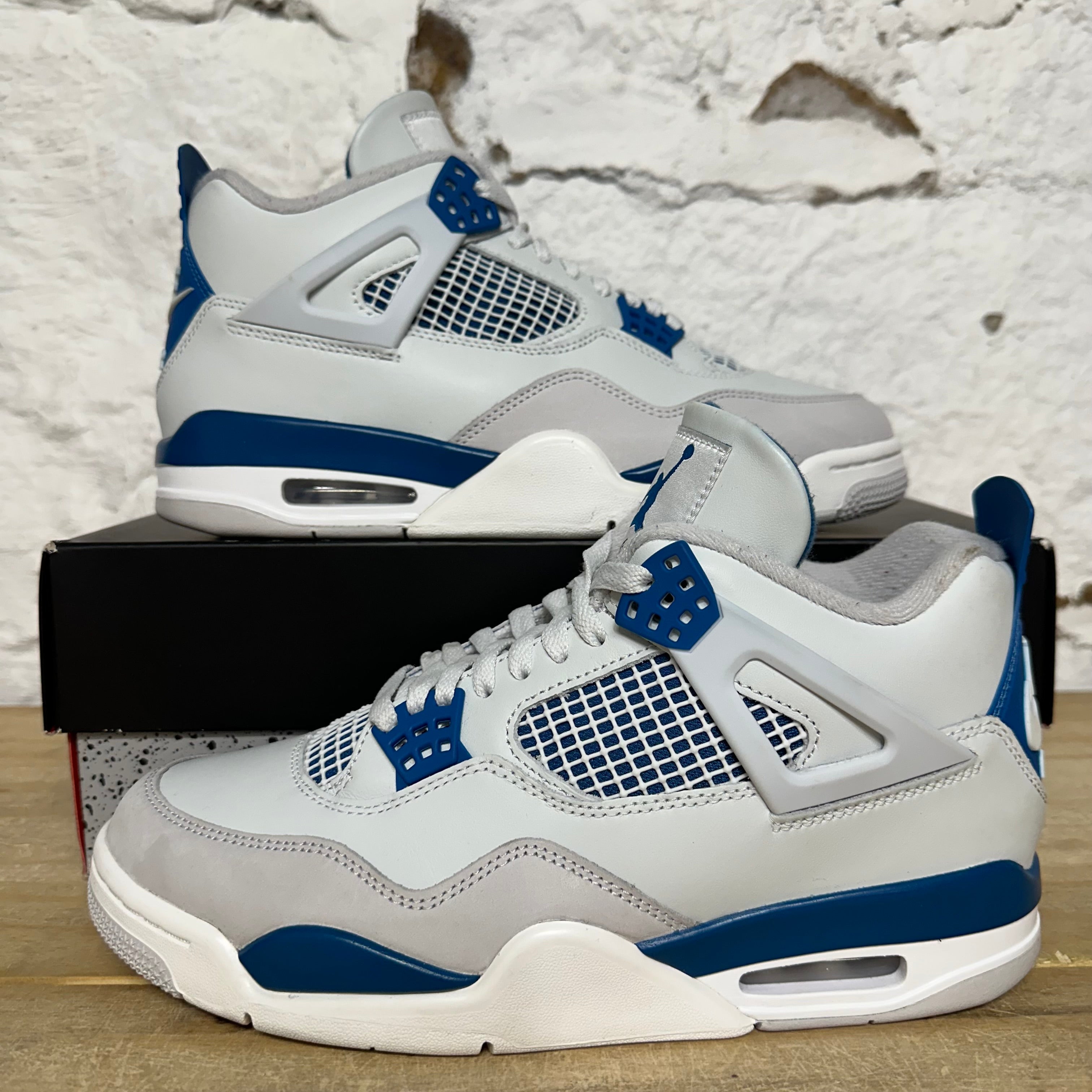 Air Jordan 4 Military Blue (2024) Sz 9