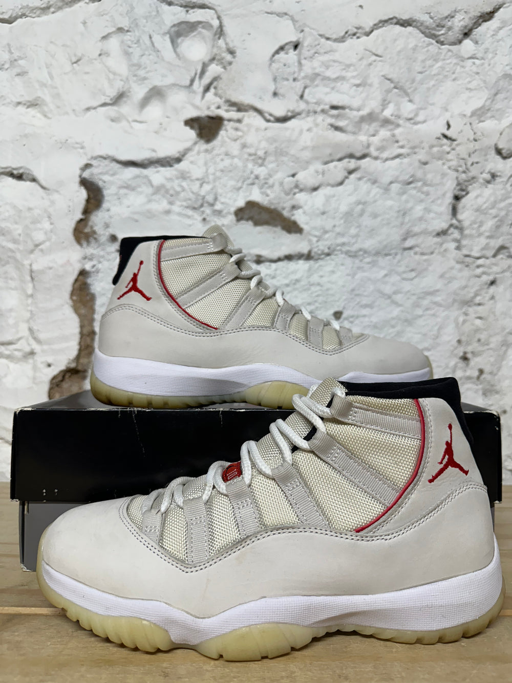 Air Jordan 11 Pure Platinum Sz 8