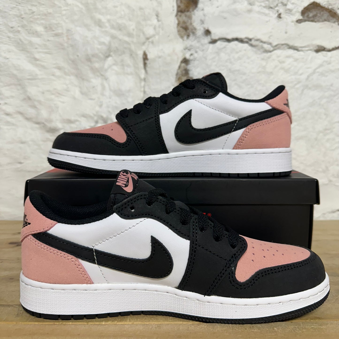 Air Jordan 1 Low Bleached Coral Sz 5.5Y DS