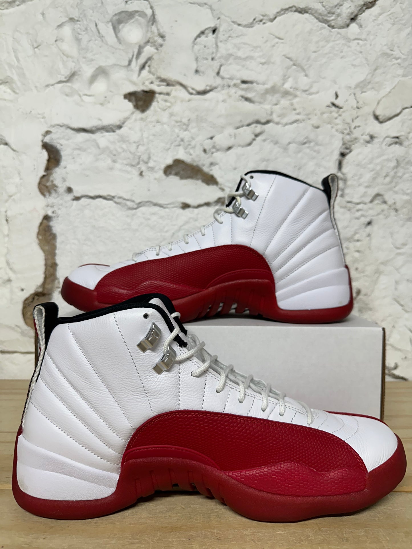 Air Jordan 12 Cherry Sz 12