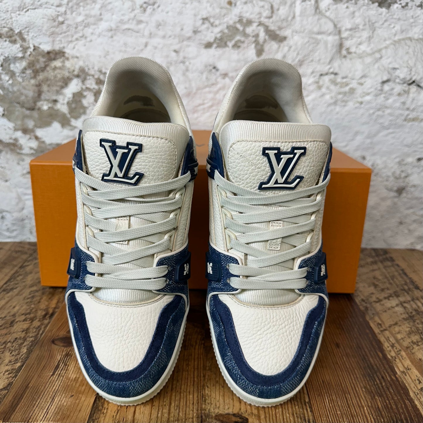 Louis Vuitton Denim Damier White Trainer Sz 7.5 (6LV)