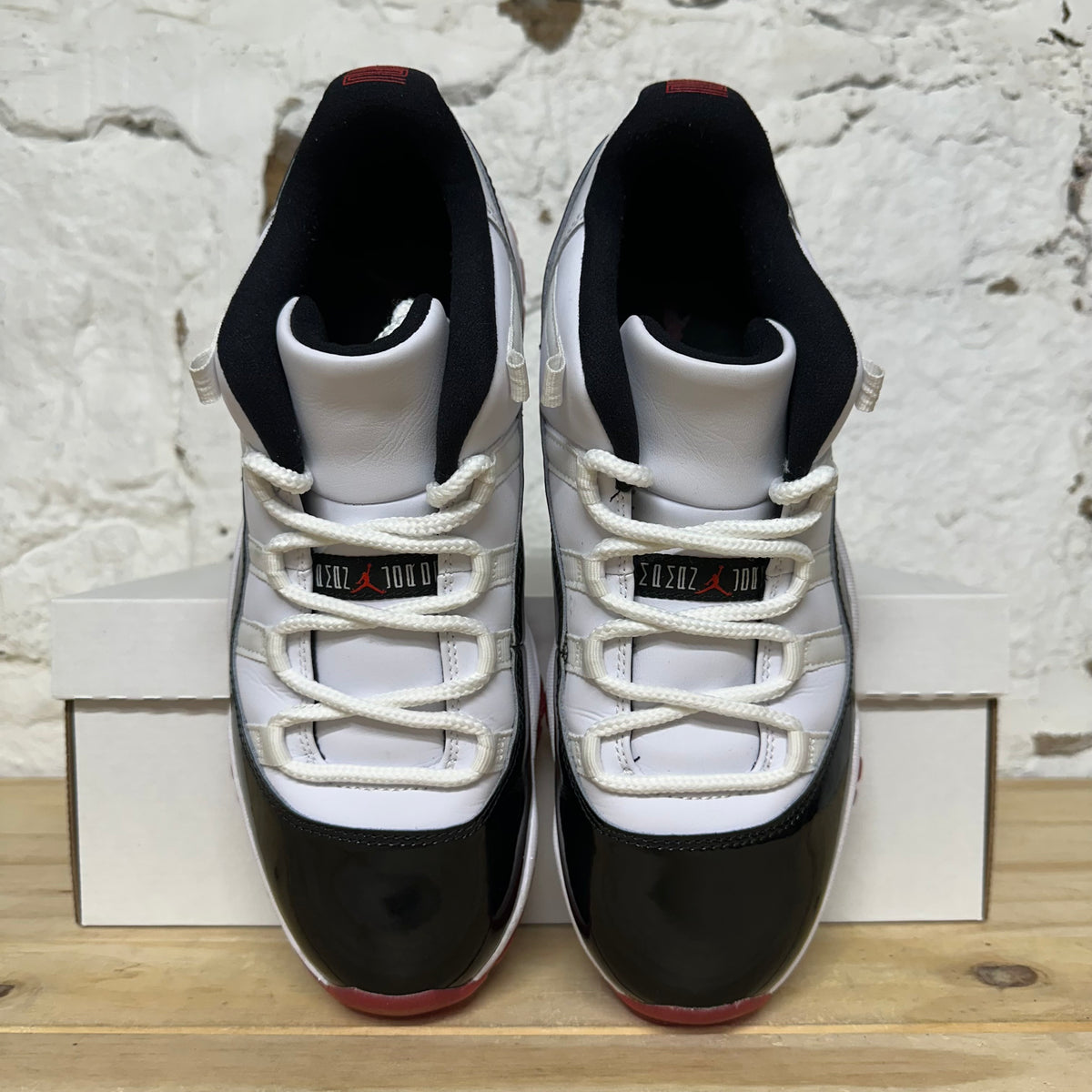 Air Jordan 11 Low Concord Bred Sz 9