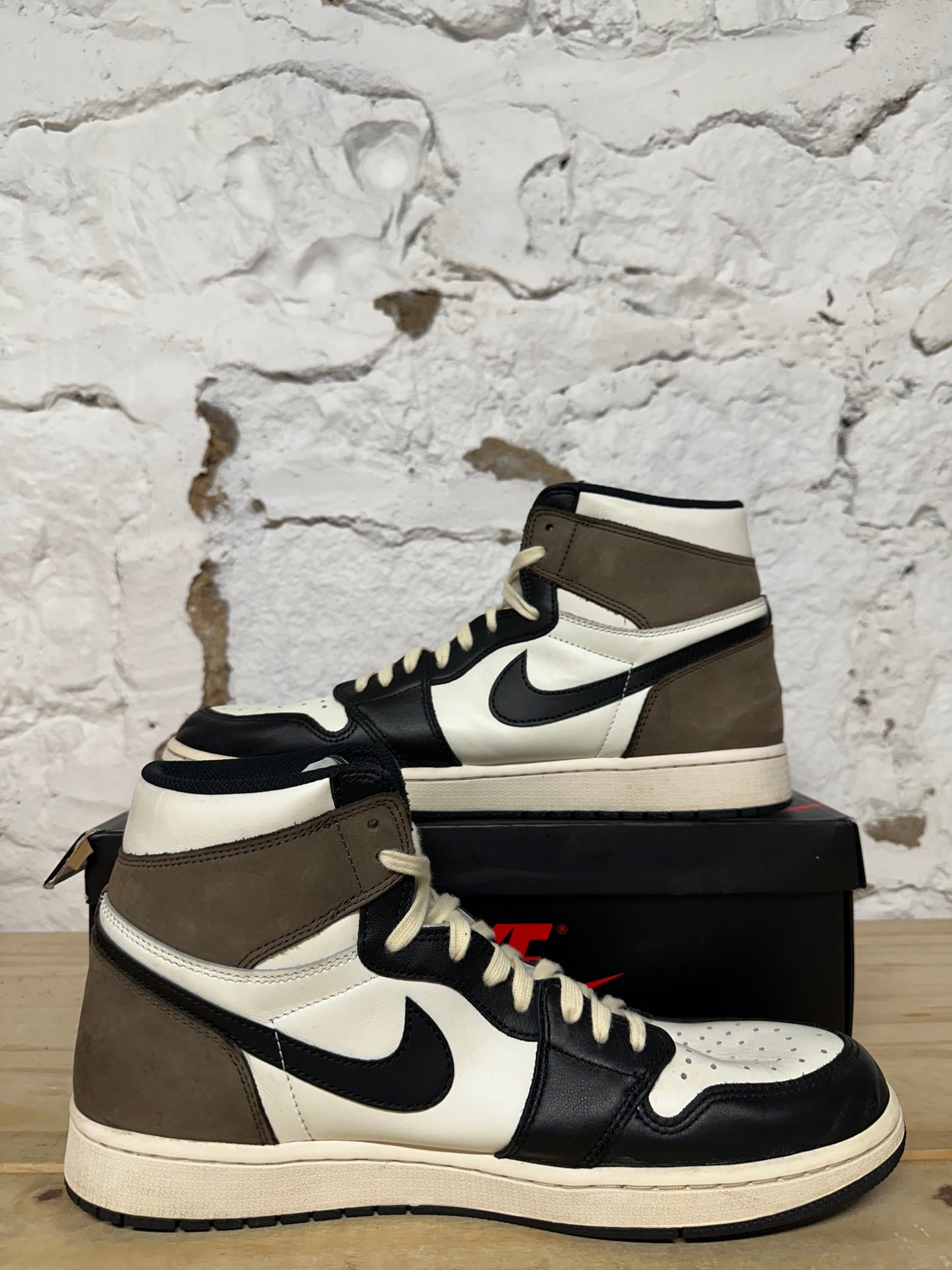 Air Jordan 1 High Dark Mocha Sz 12