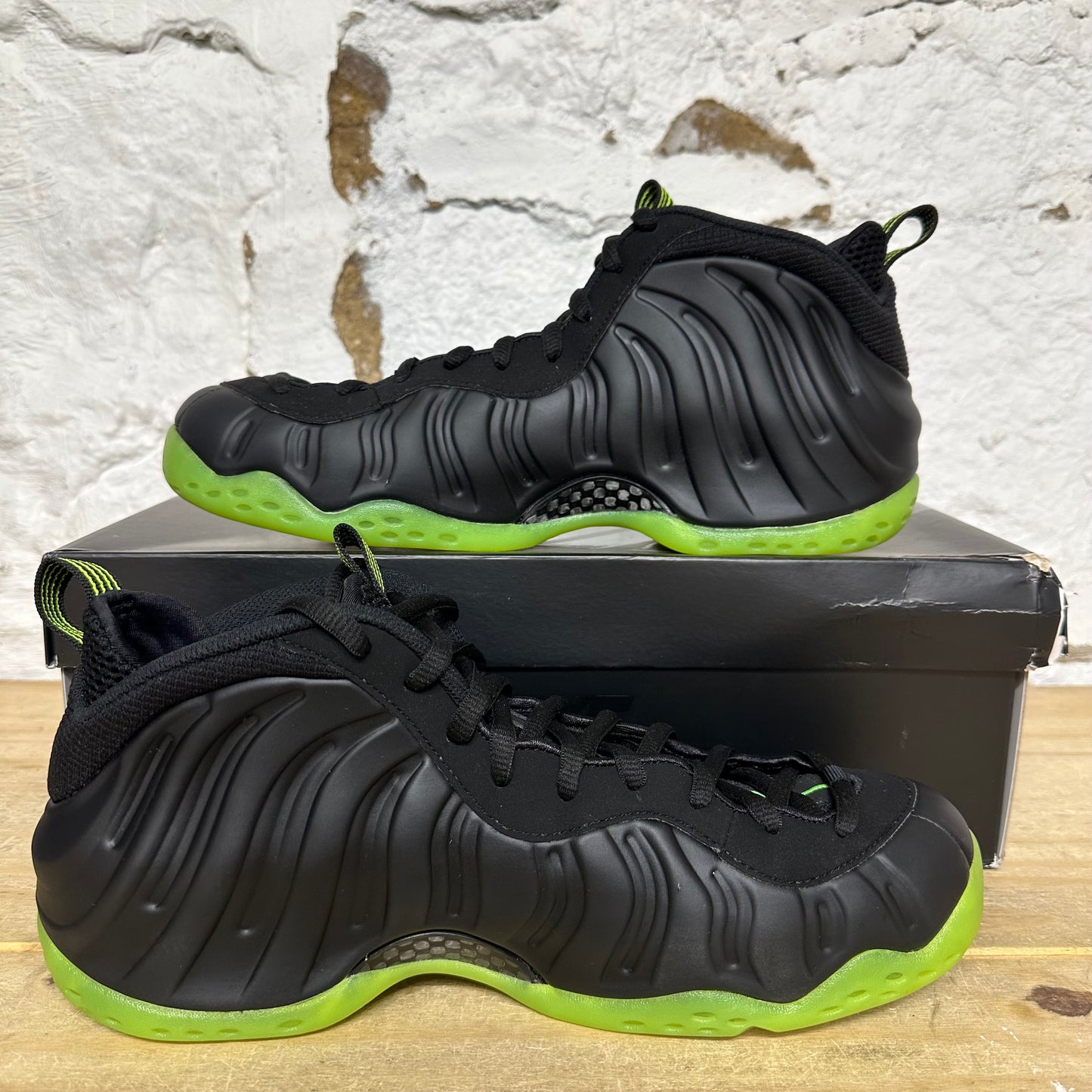 Nike Air Foamposite One Black Volt Sz 11