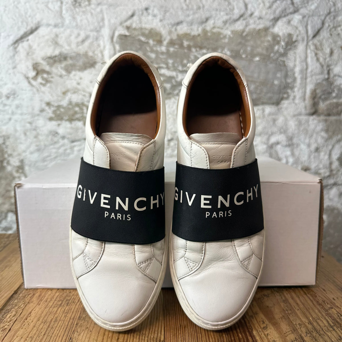 Givenchy Urban Street Logo Black White Sneaker Sz 6.5 (39)