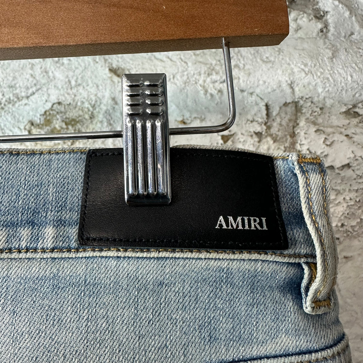 Amiri Knee Rip Plain Light Blue Denim Jeans Sz 32