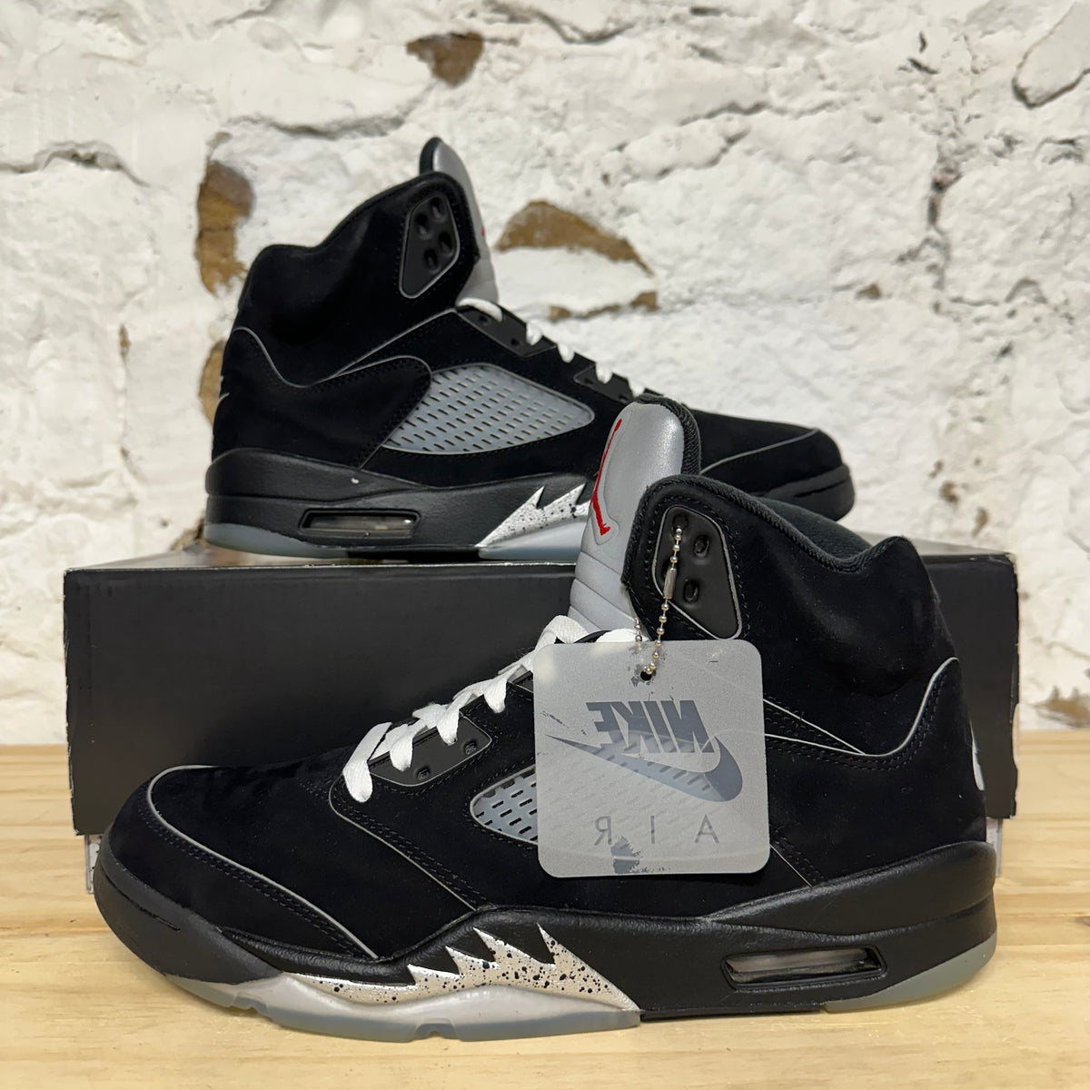 Air Jordan 5 Black Metallic Reimagined Sz 10.5