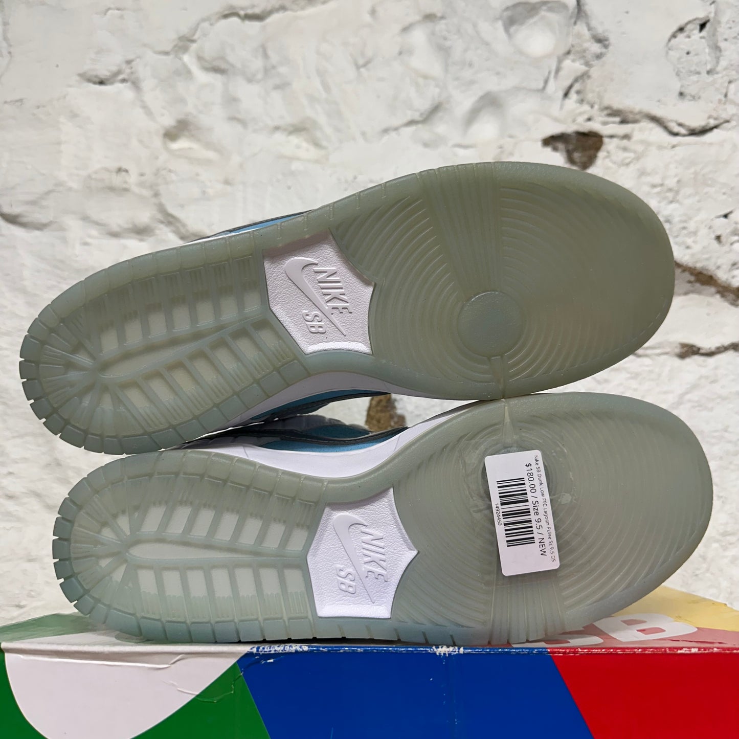 Nike SB Dunk Low FTC Lagoon Pulse Sz 9.5 DS
