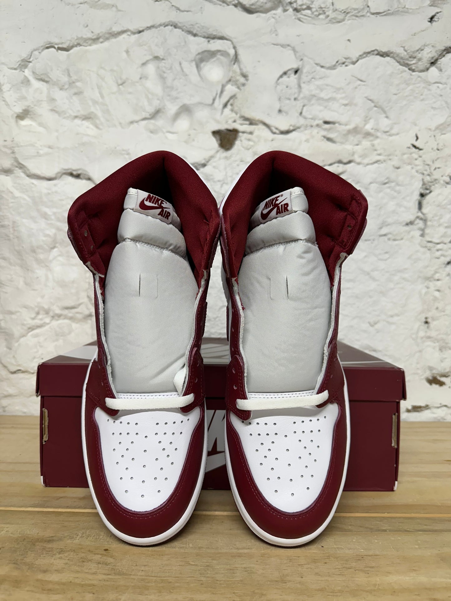 Air Jordan 1 Artisinal Red Sz 12 DS