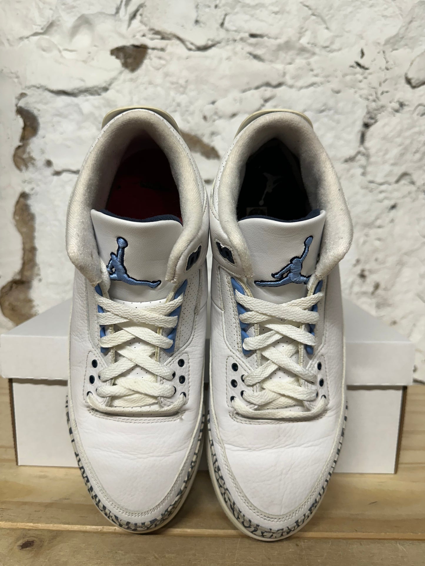 Air Jordan 3 UNC Sz 9.5
