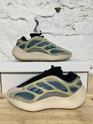 Yeezy 700 V3 Kyanite Sz 5