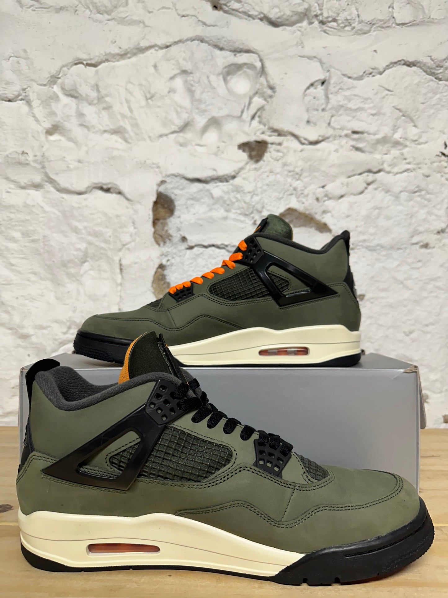 Air Jordan 4 Undefeated Sz 12