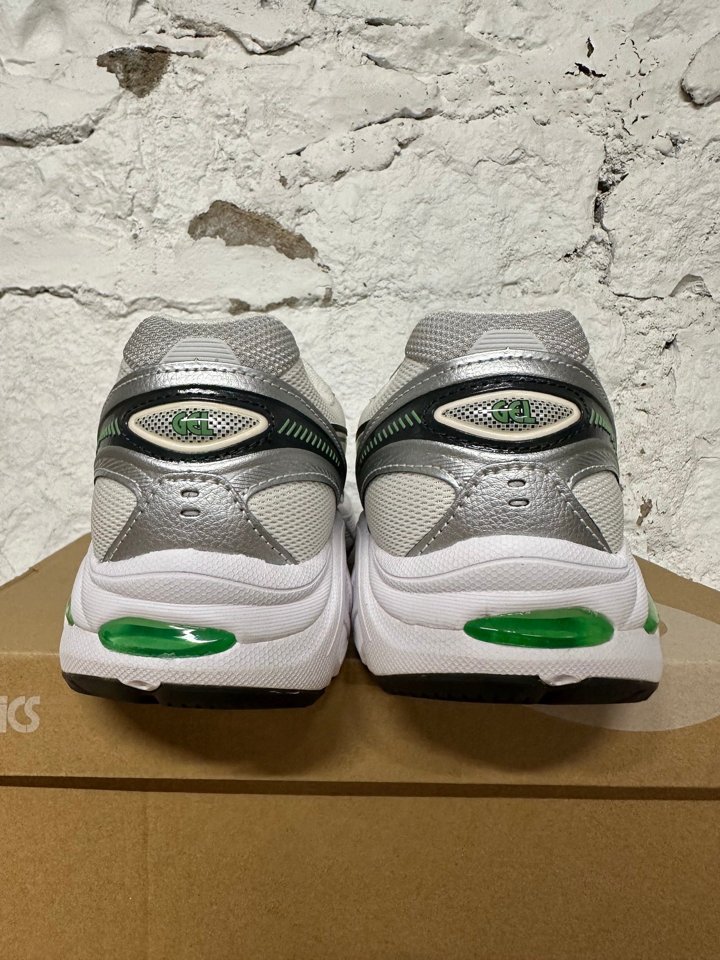 Asics GT-2160 Cream Bamboo Sz 9.5 DS