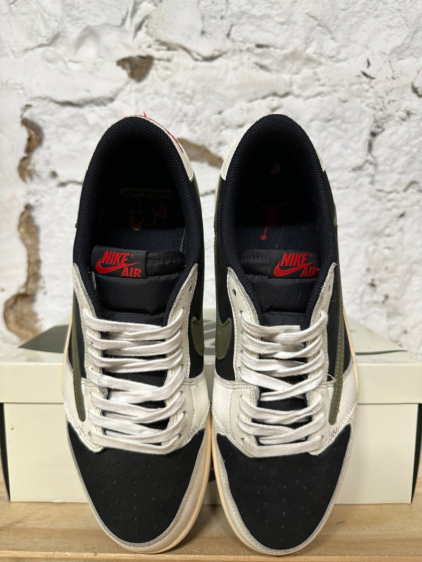 Air Jordan 1 Low Travis Scott Olive Sz 9.5 (11W)