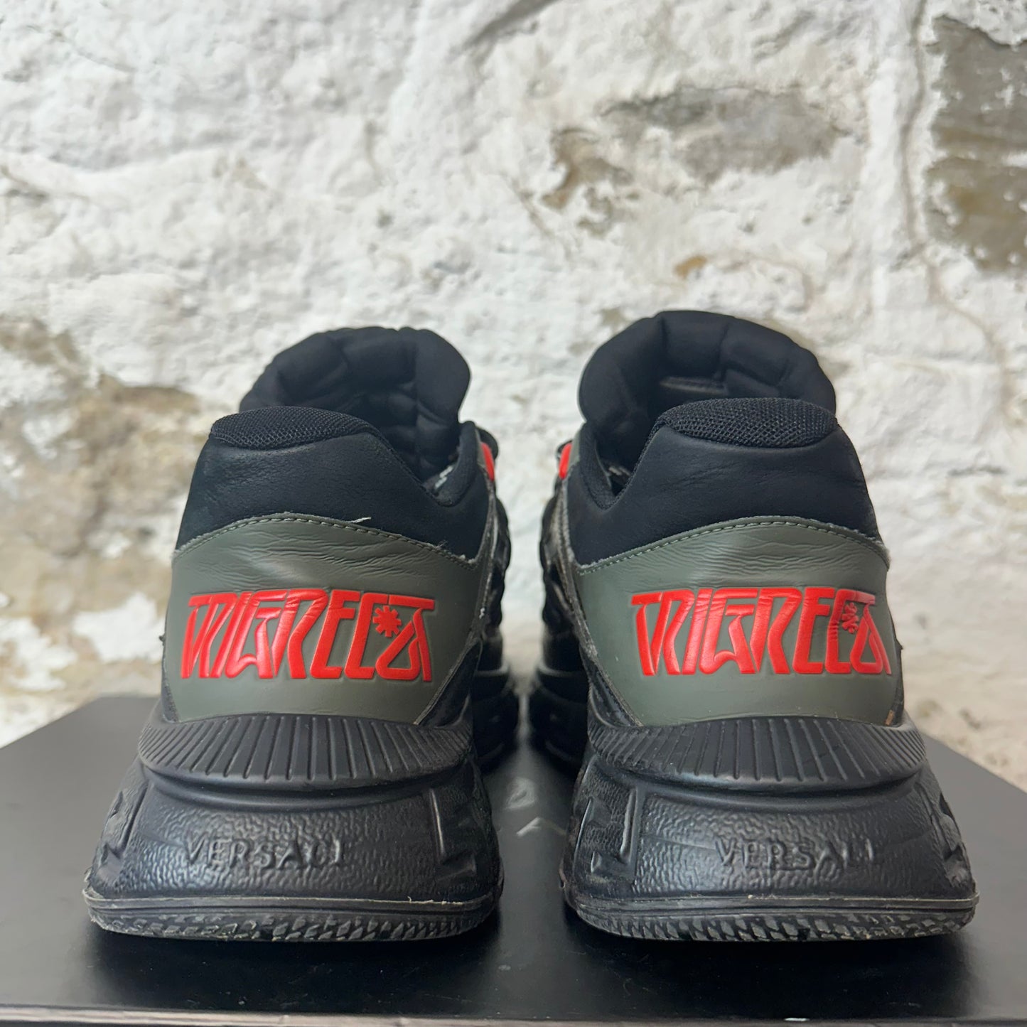 Versace Trigreca Black Green Sneaker Sz 9 (42)