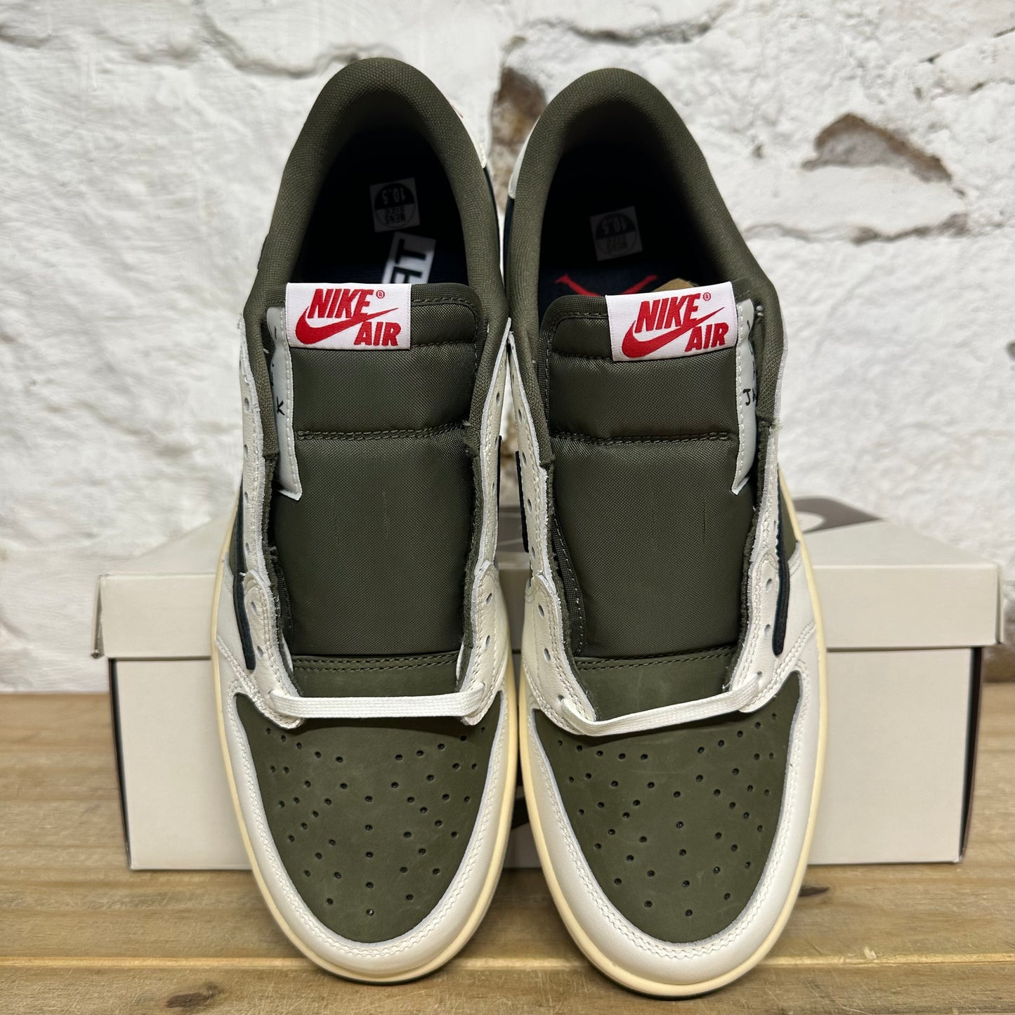 Air Jordan 1 Low Travis Scott Medium Olive Sz 10.5