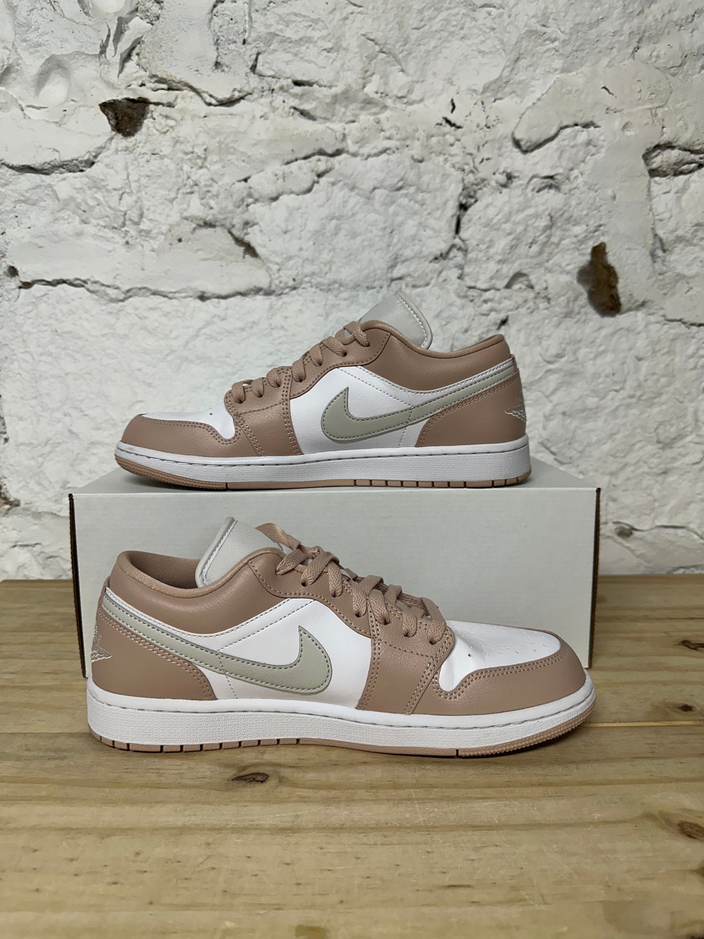 Air Jordan 1 Low Particle Beige Sz 9.5 (11W)