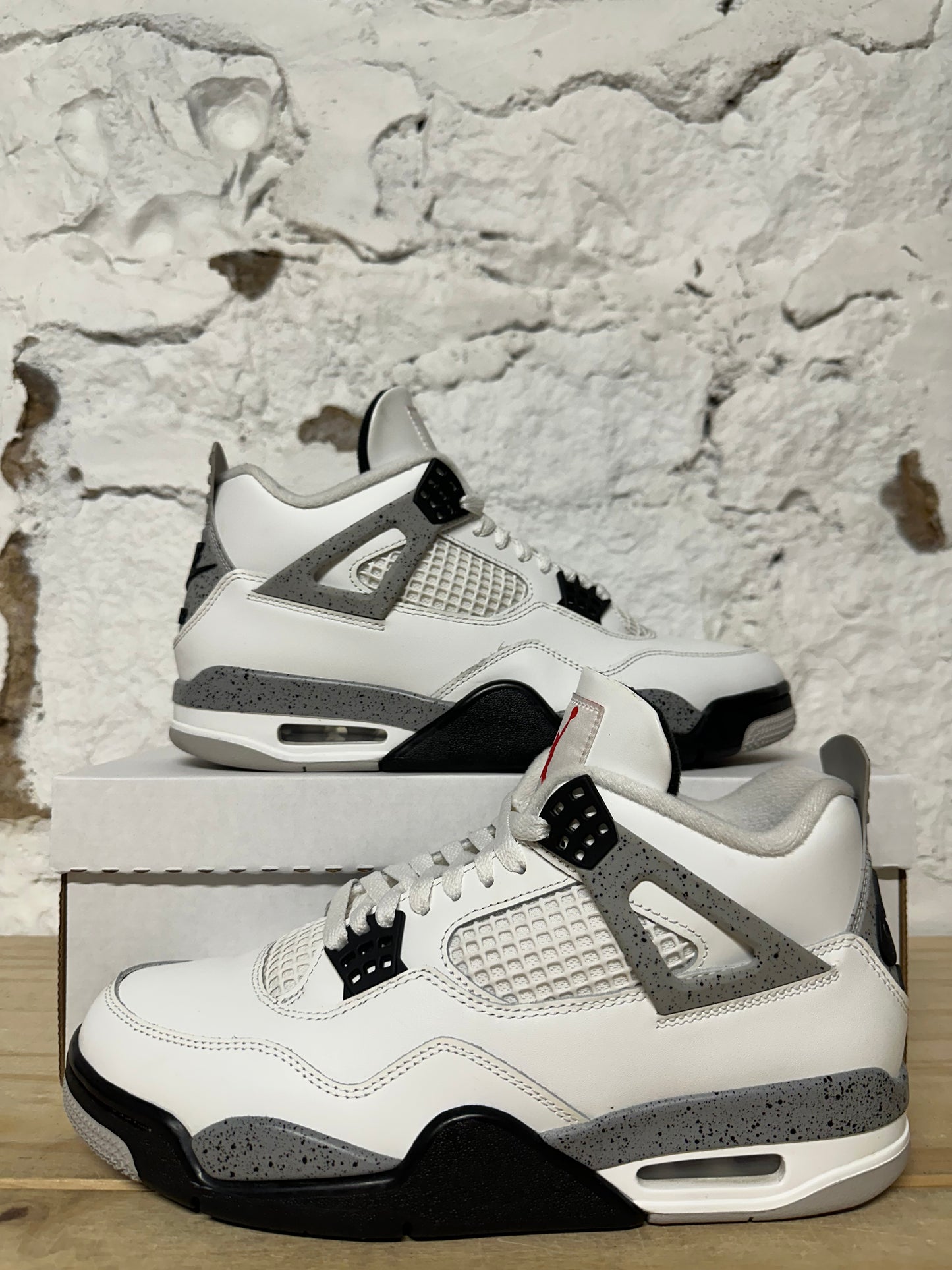 Air Jordan 4 White Cement Sz 9.5