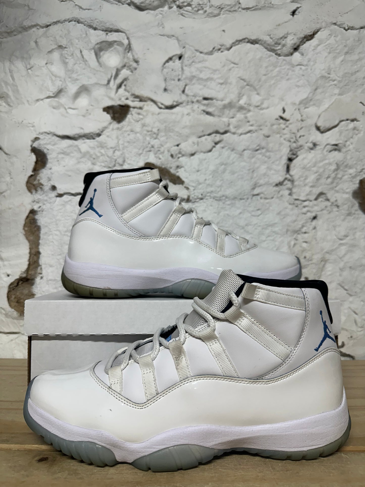 Air Jordan 11 High Legend Blue Sz 10.5
