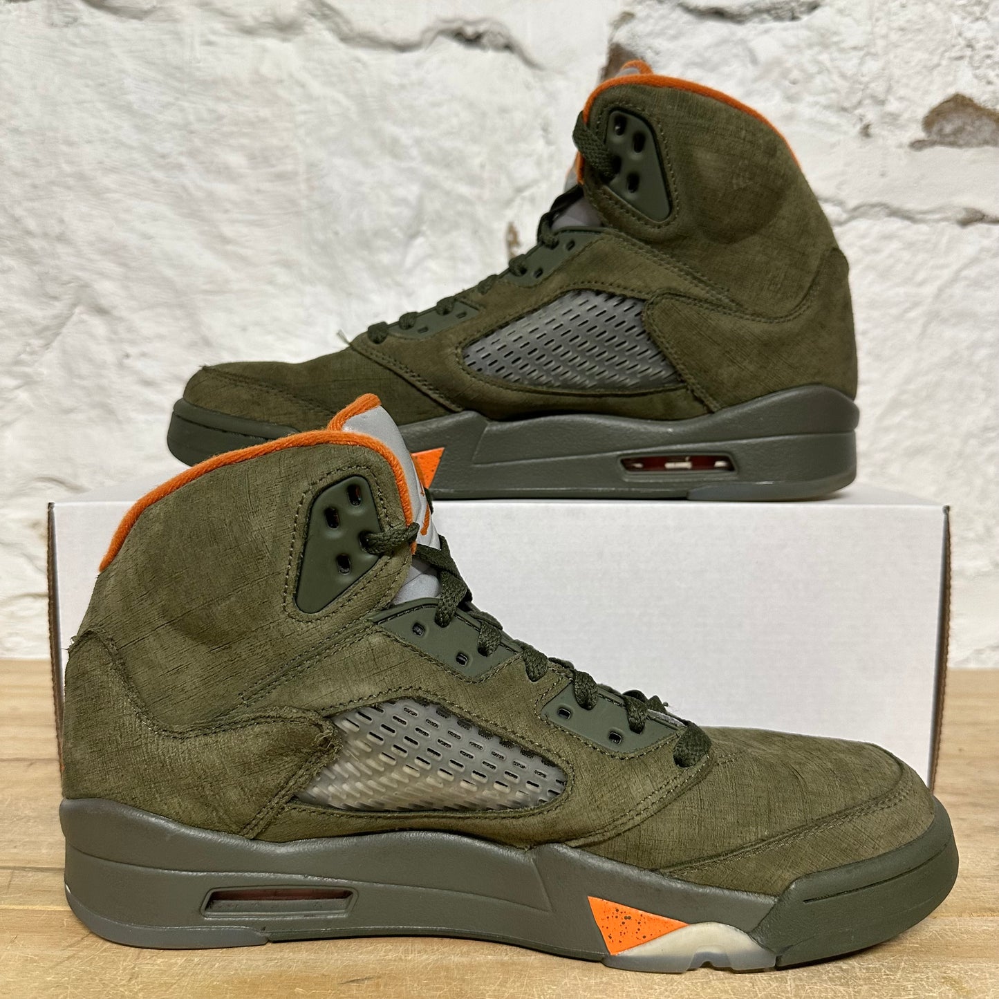 Air Jordan 5 Olive Sz 9