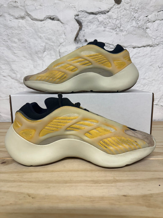 Yeezy 700 V3 Mono Safflower Sz 10.5
