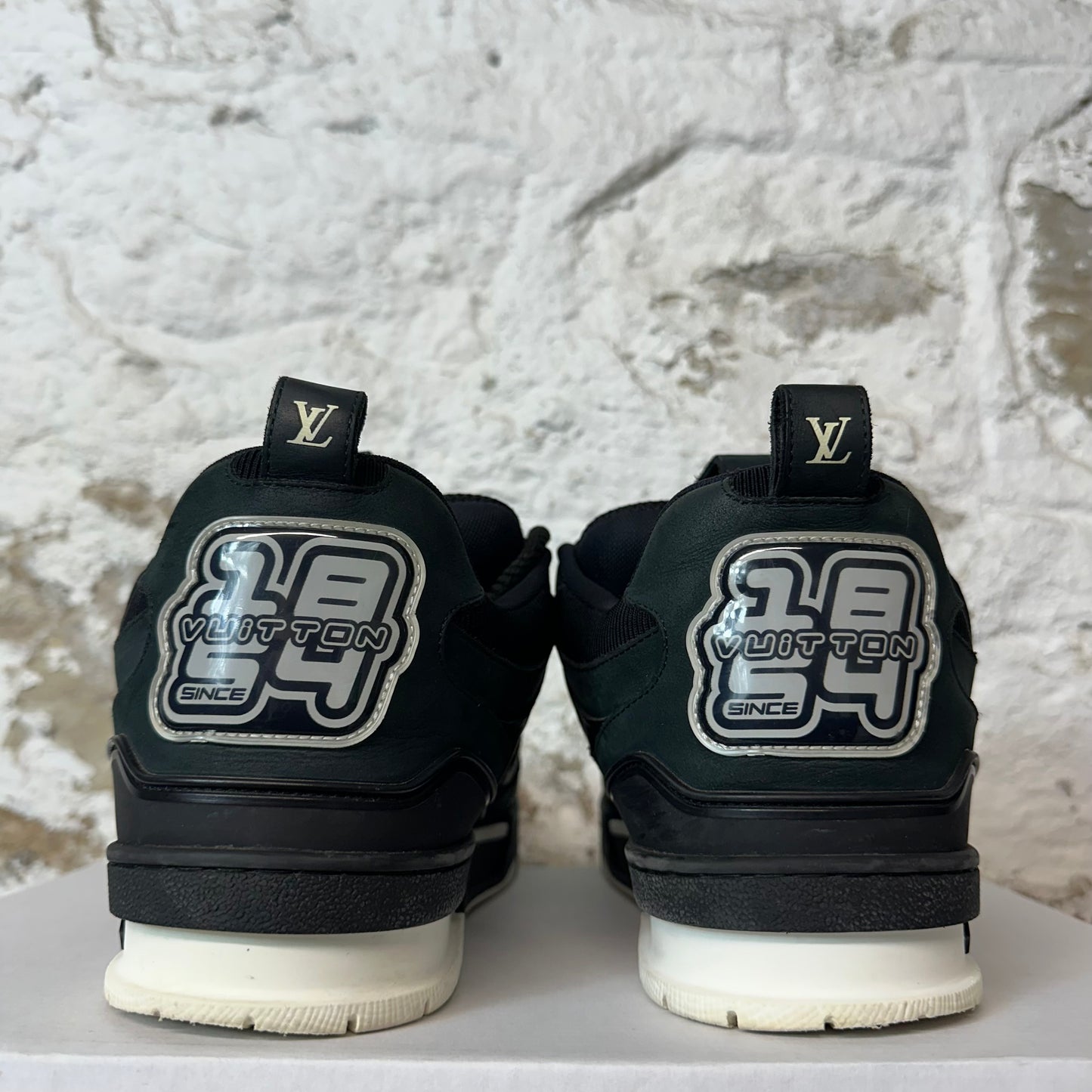 Louis Vutton Black White Skate Sneaker Sz 9.5 (8LV)