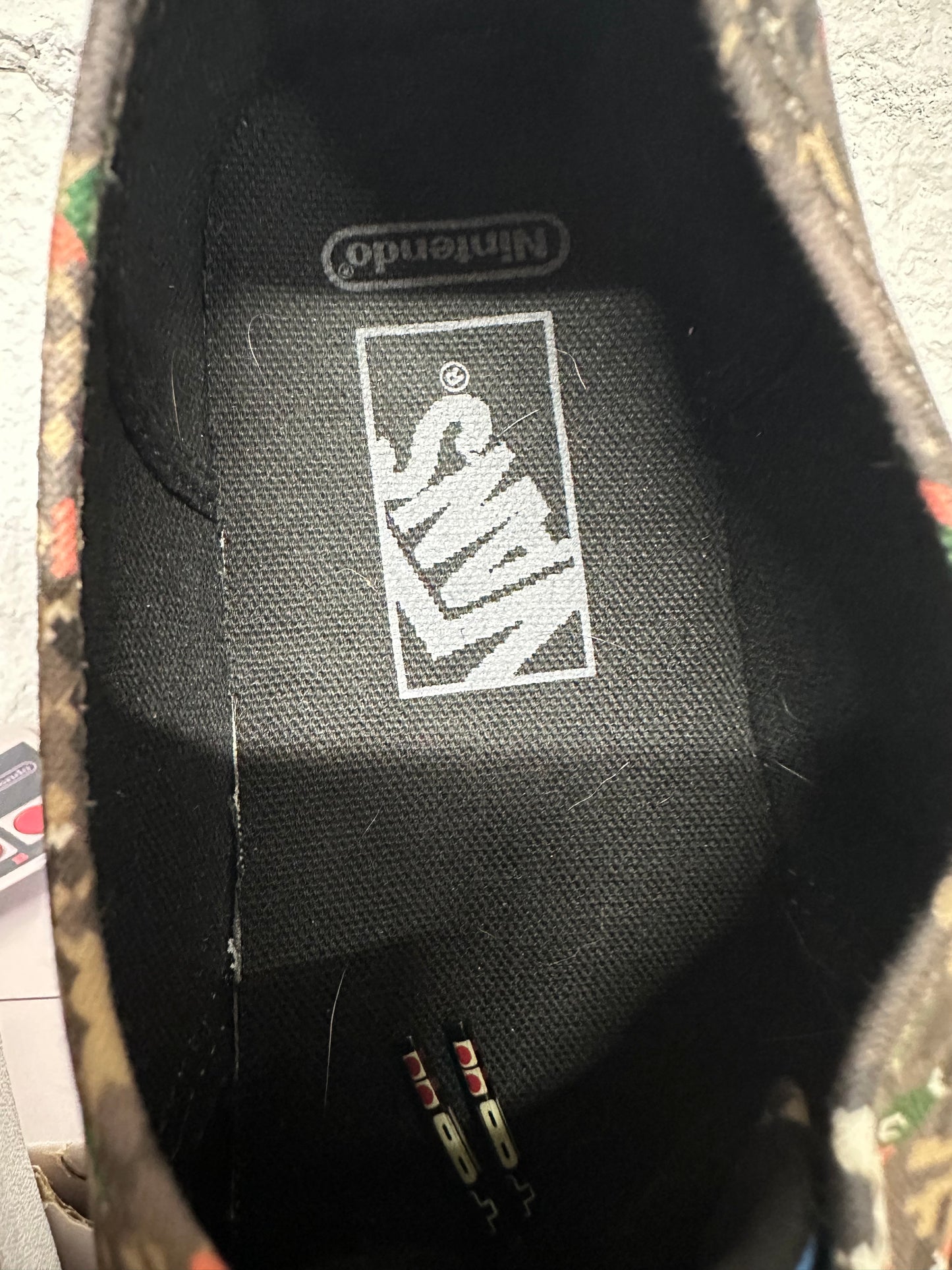 Vans Authenitc Nintendo Duck Hunt Sz 8.5