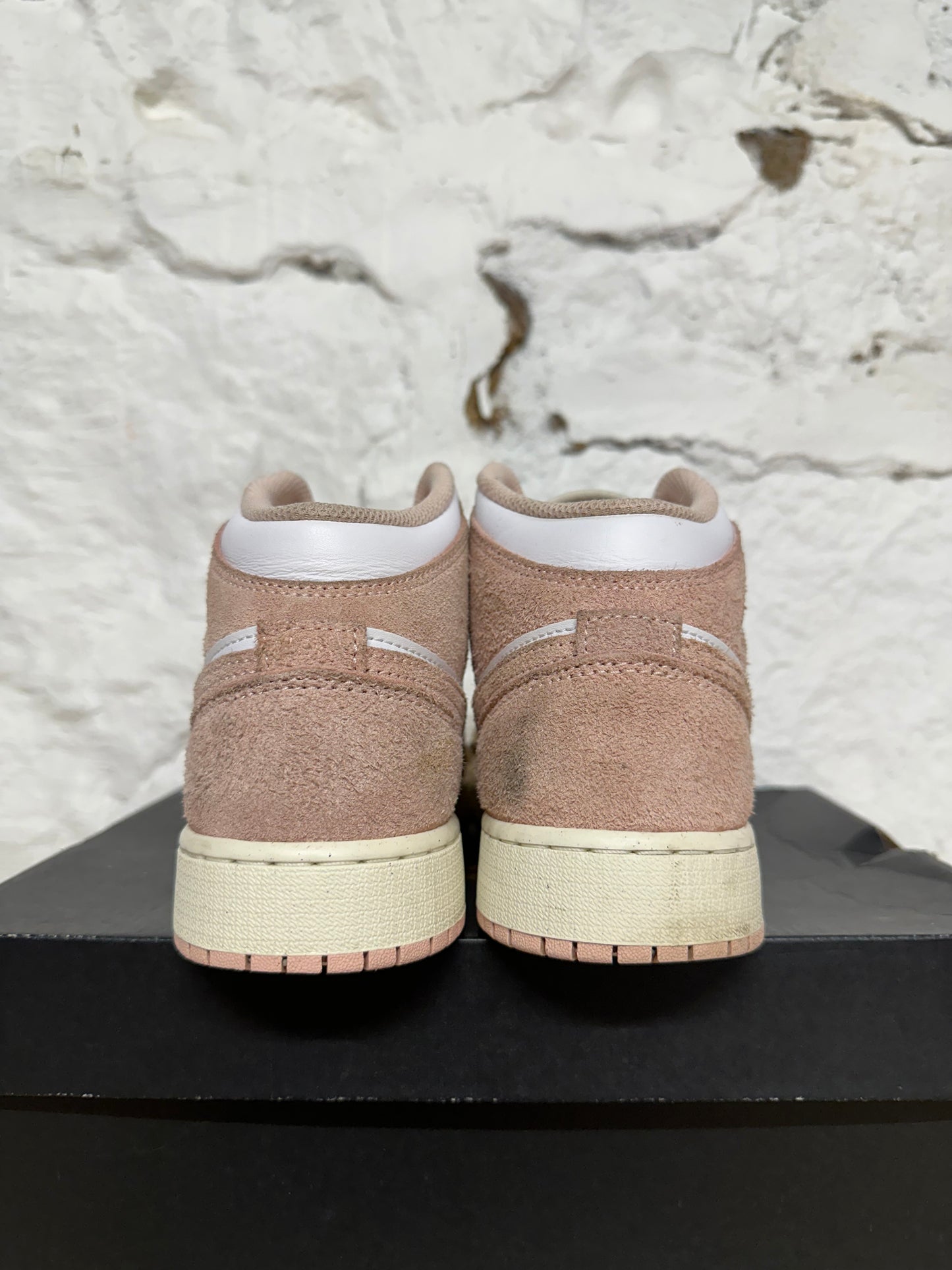 Air Jordan 1 Mid Legend Pink Sz 7Y